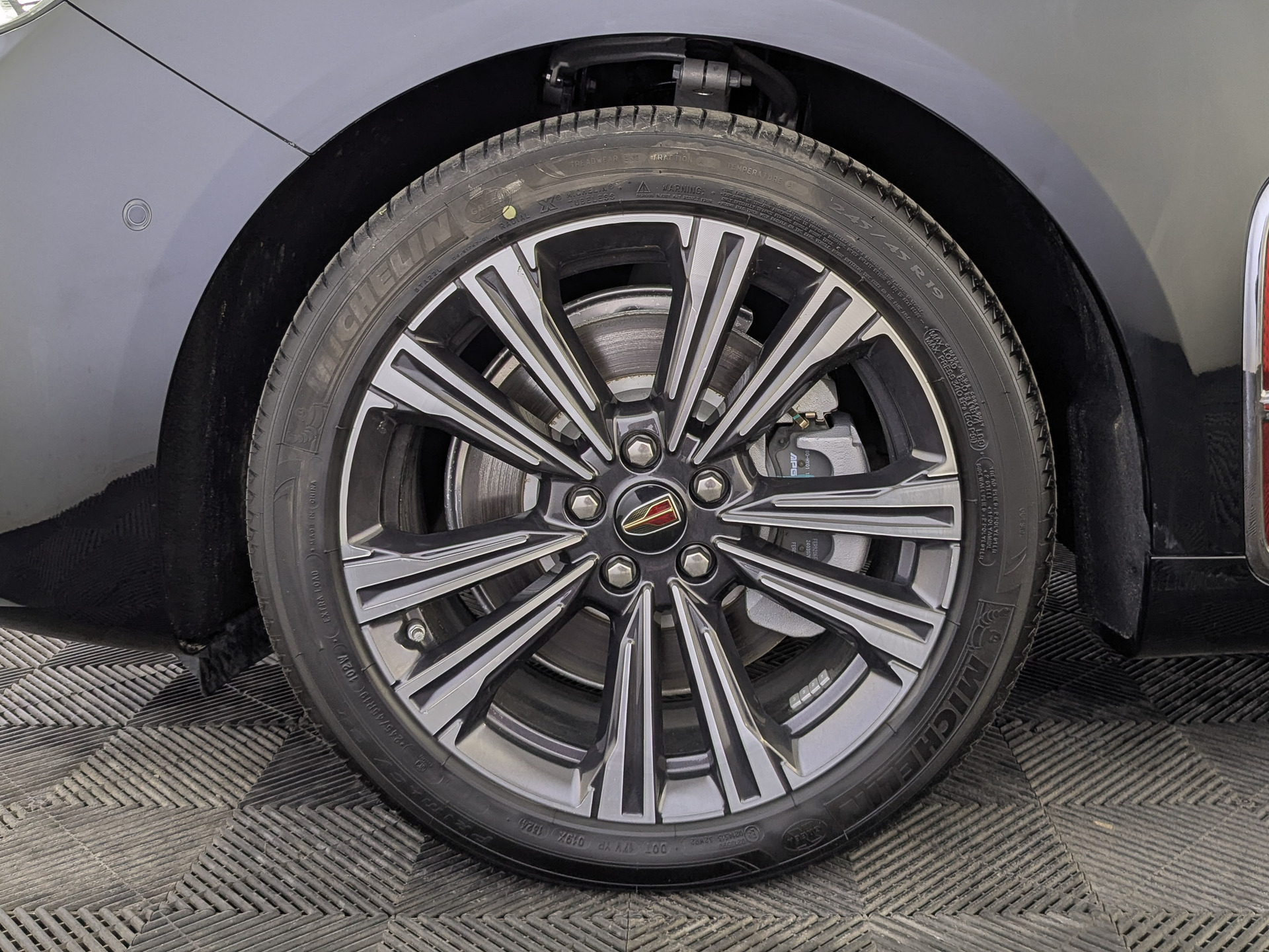 Фото Hongqi H9 FL Deluxe 2.0T/245 7RT RWD