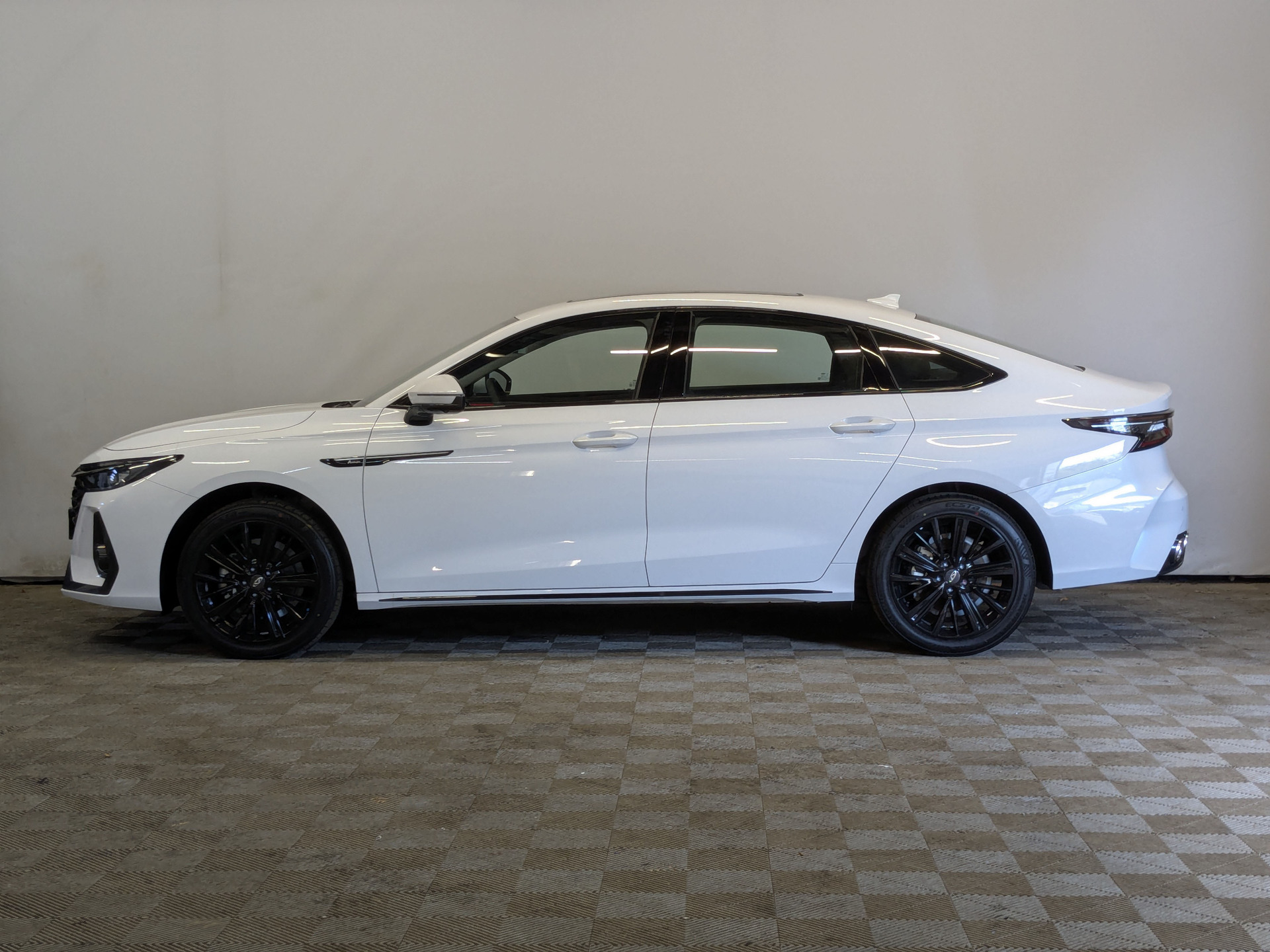 Фото Chery Arrizo 8 Ultra Black 1.6T/150 7RT