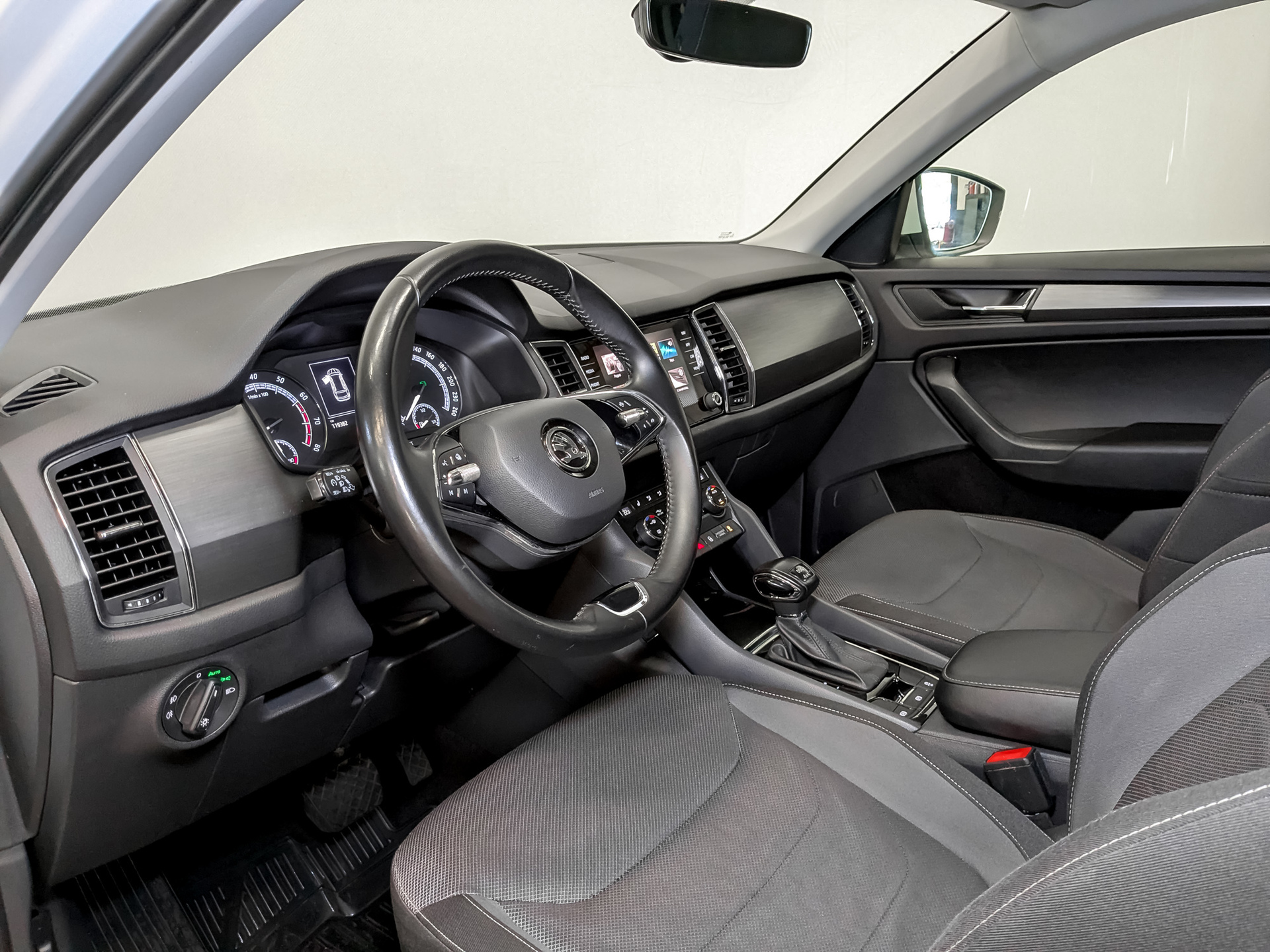 SKODA Kodiaq 1.40 (150 л.с), автомат, 2021, пробег 119 382 км