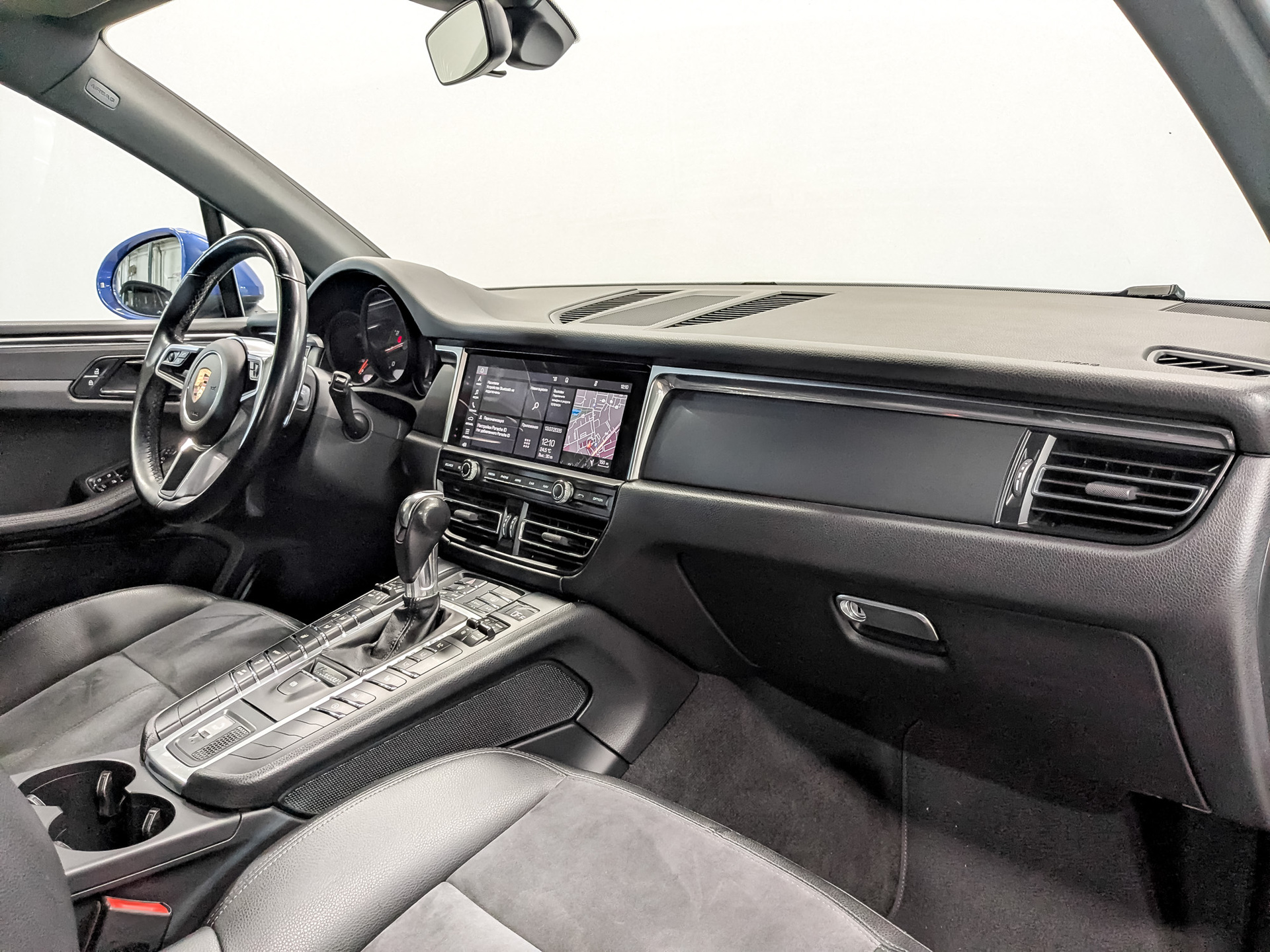 PORSCHE Macan 2.00 (252 л.с), автомат, 2021, пробег 120 194 км