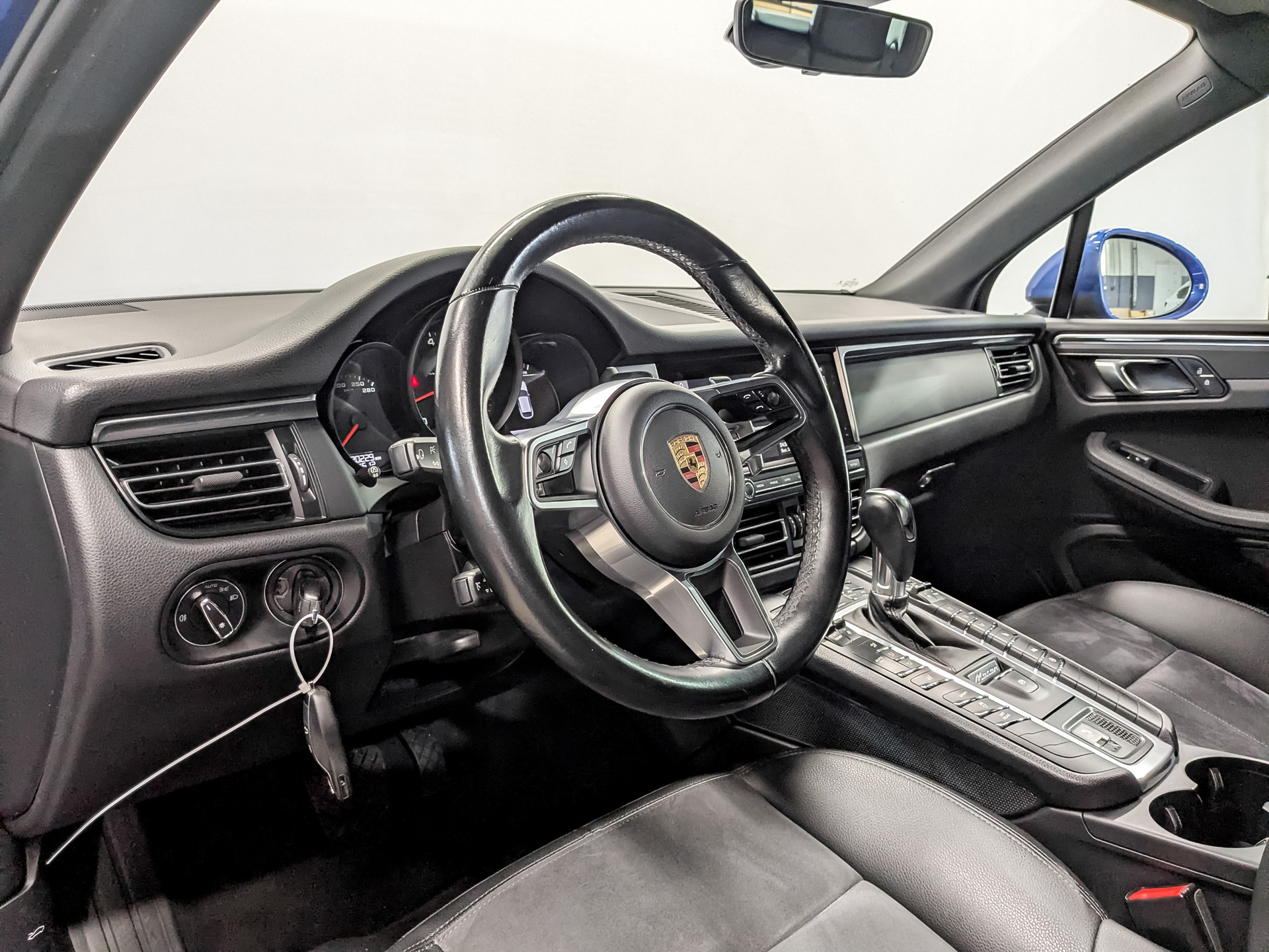 PORSCHE Macan 2.00 (252 л.с), автомат, 2021, пробег 120 194 км