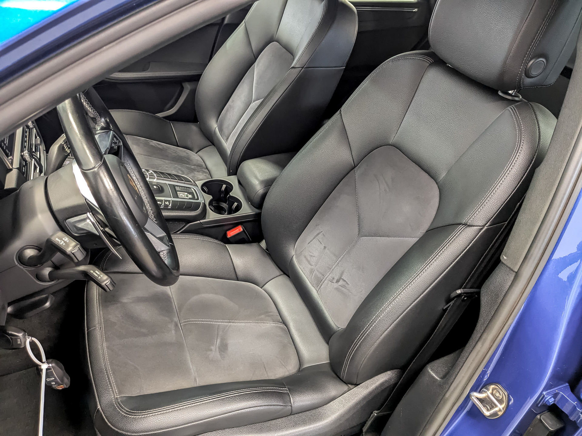 PORSCHE Macan 2.00 (252 л.с), автомат, 2021, пробег 120 194 км