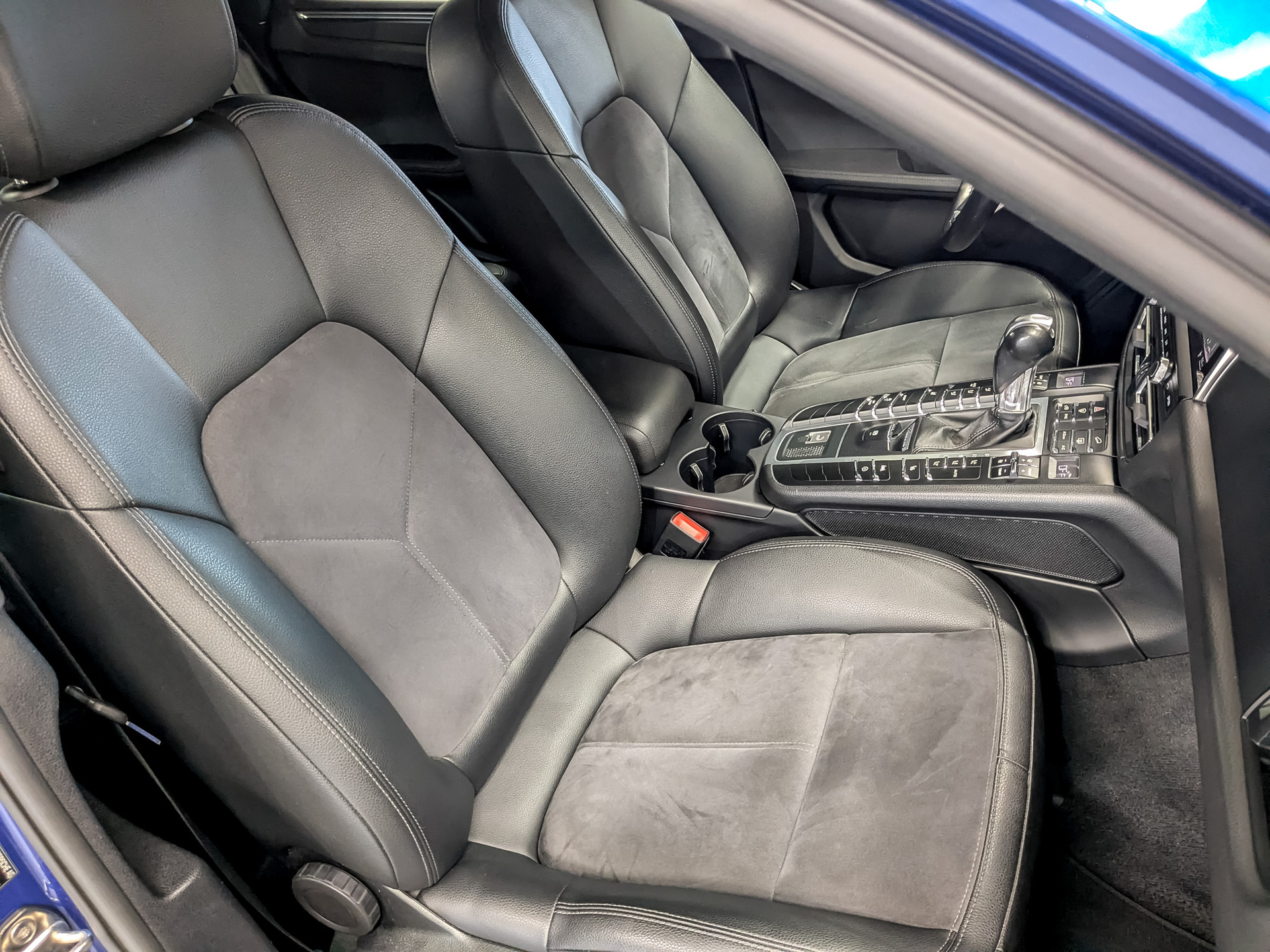 PORSCHE Macan 2.00 (252 л.с), автомат, 2021, пробег 120 194 км
