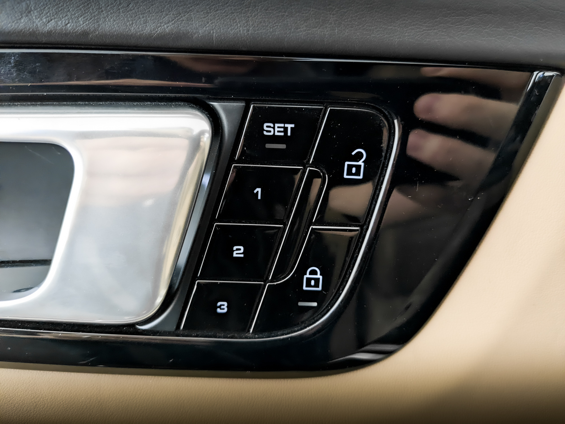 PORSCHE Cayenne 3.00 (340 л.с), автомат, 2020, пробег 107 289 км