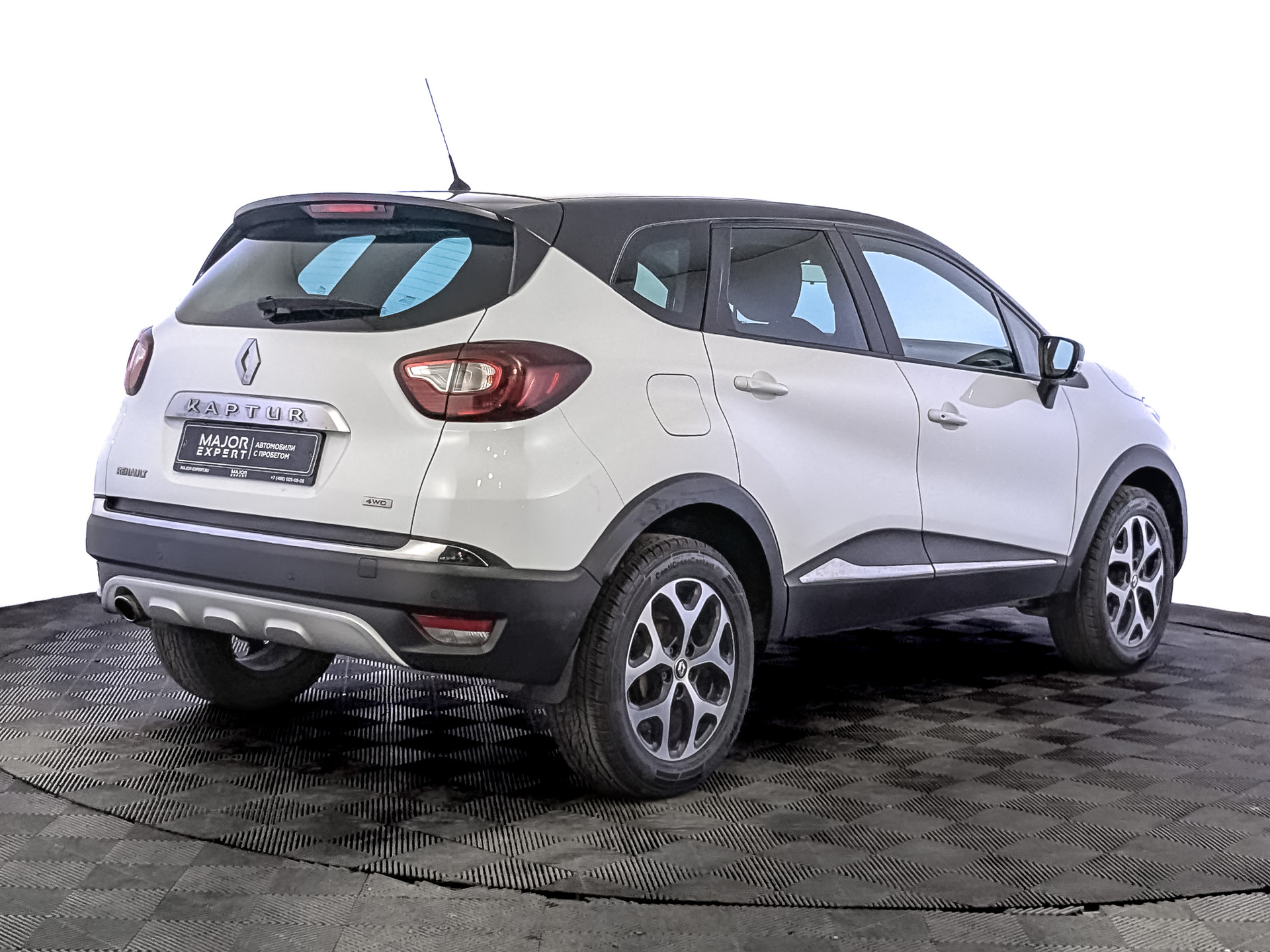 RENAULT Kaptur 2.00 (143 л.с), автомат, 2019, пробег 109 848 км