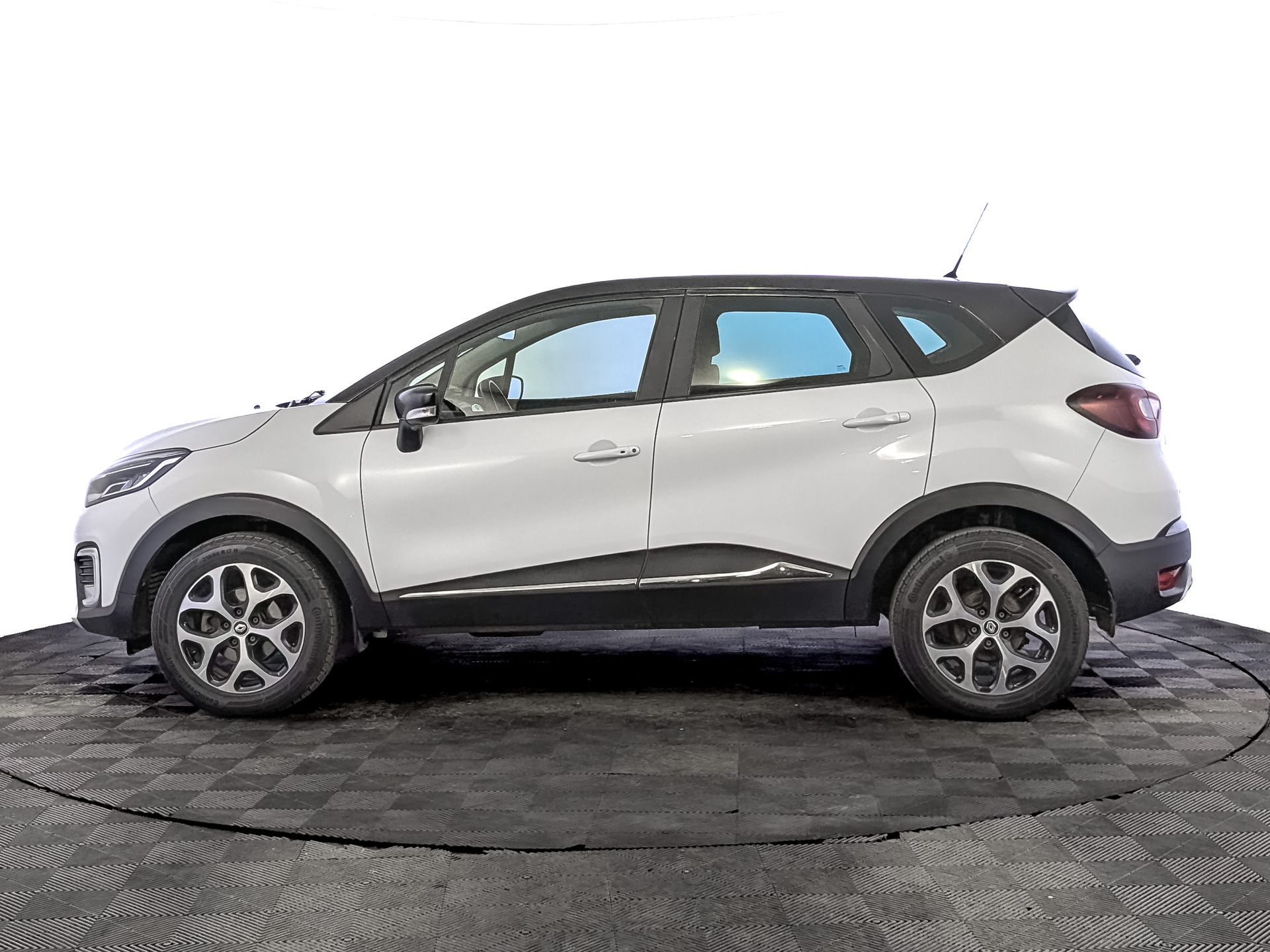 RENAULT Kaptur 2.00 (143 л.с), автомат, 2019, пробег 109 848 км
