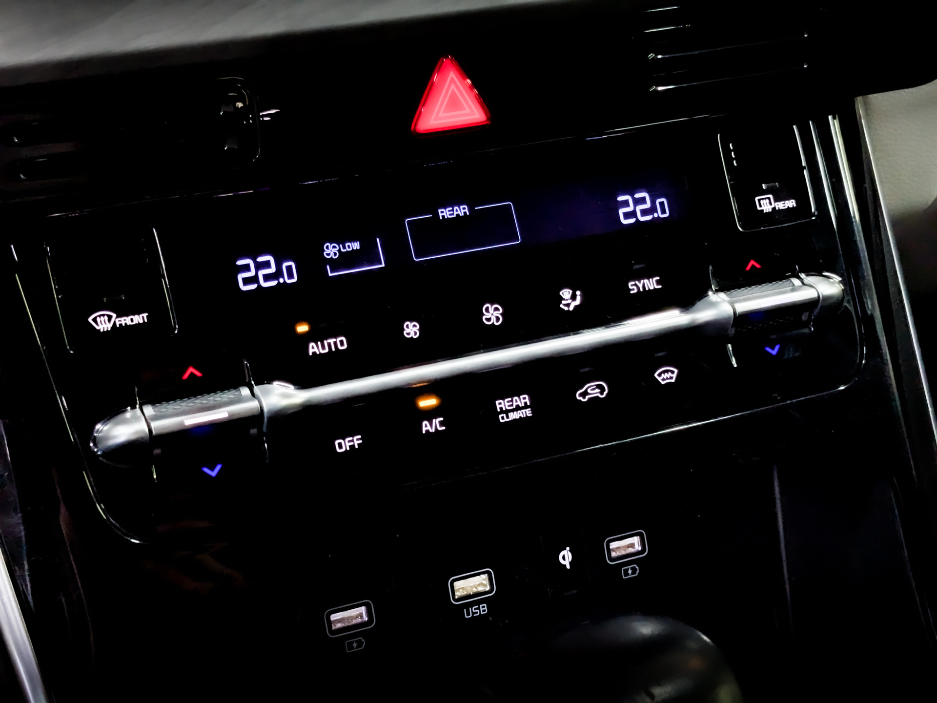 KIA Carnival 2.20 (199 л.с), автомат, 2021, пробег 138 849 км