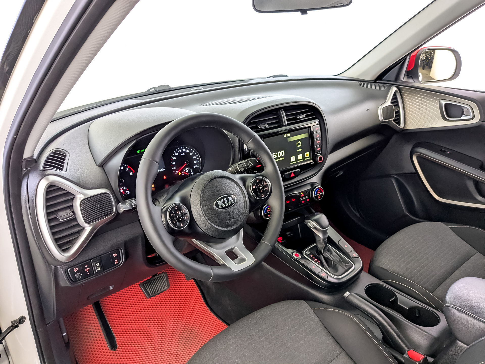 KIA Soul 2.00 (150 л.с), автомат, 2021, пробег 124 271 км