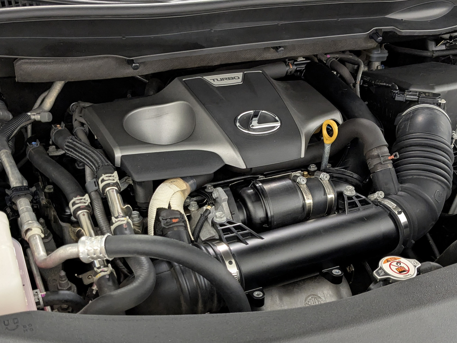 LEXUS RX 2.00 (238 л.с), автомат, 2021, пробег 105 234 км
