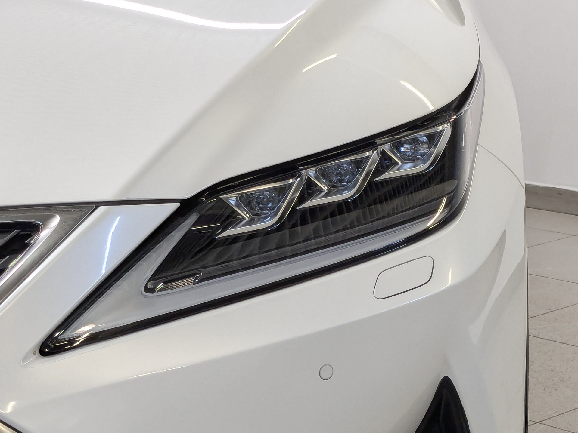 LEXUS RX 2.00 (238 л.с), автомат, 2021, пробег 105 234 км