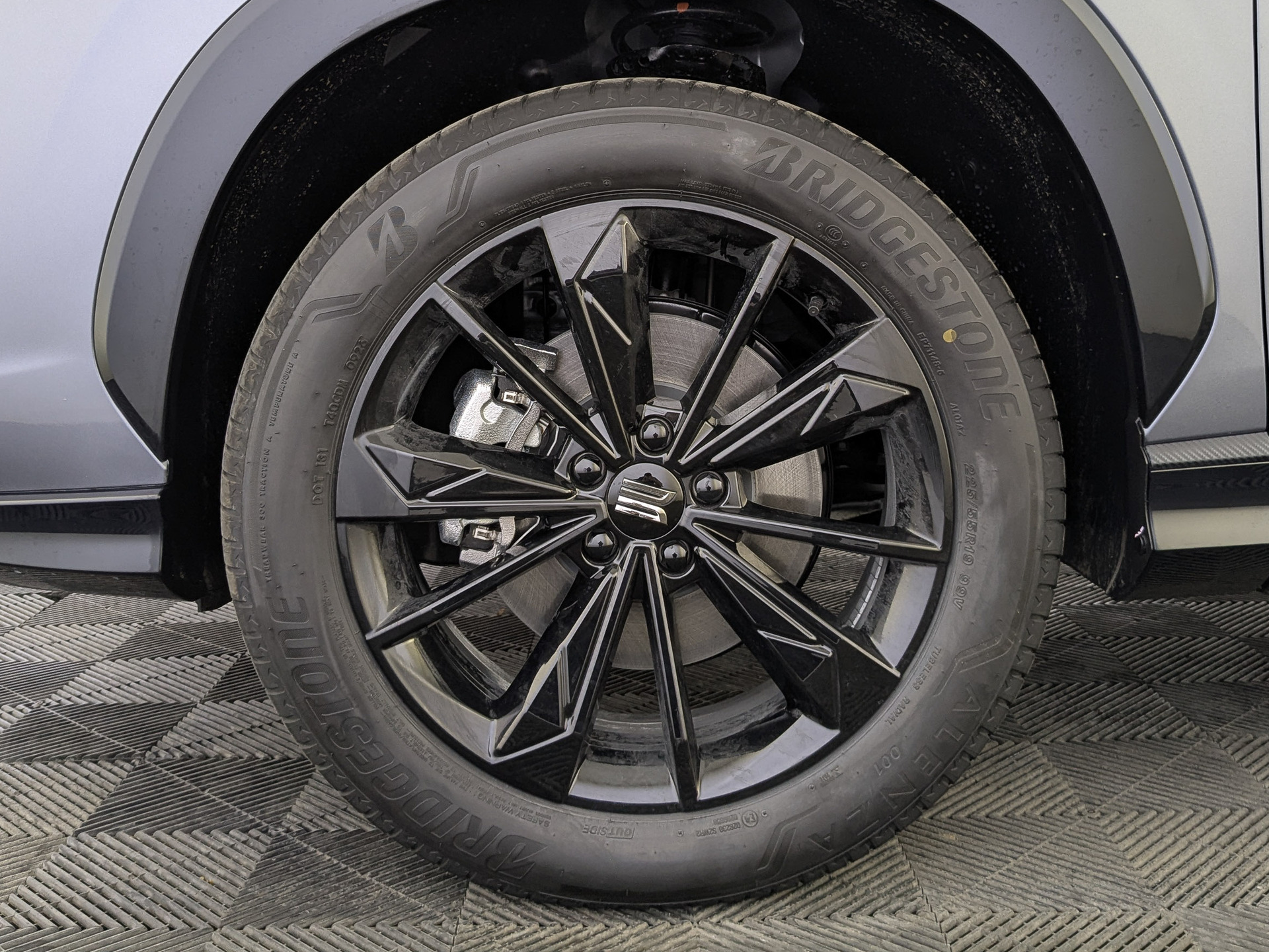 Фото Москвич М70 Ультра 2.0T/200 9AT 2П