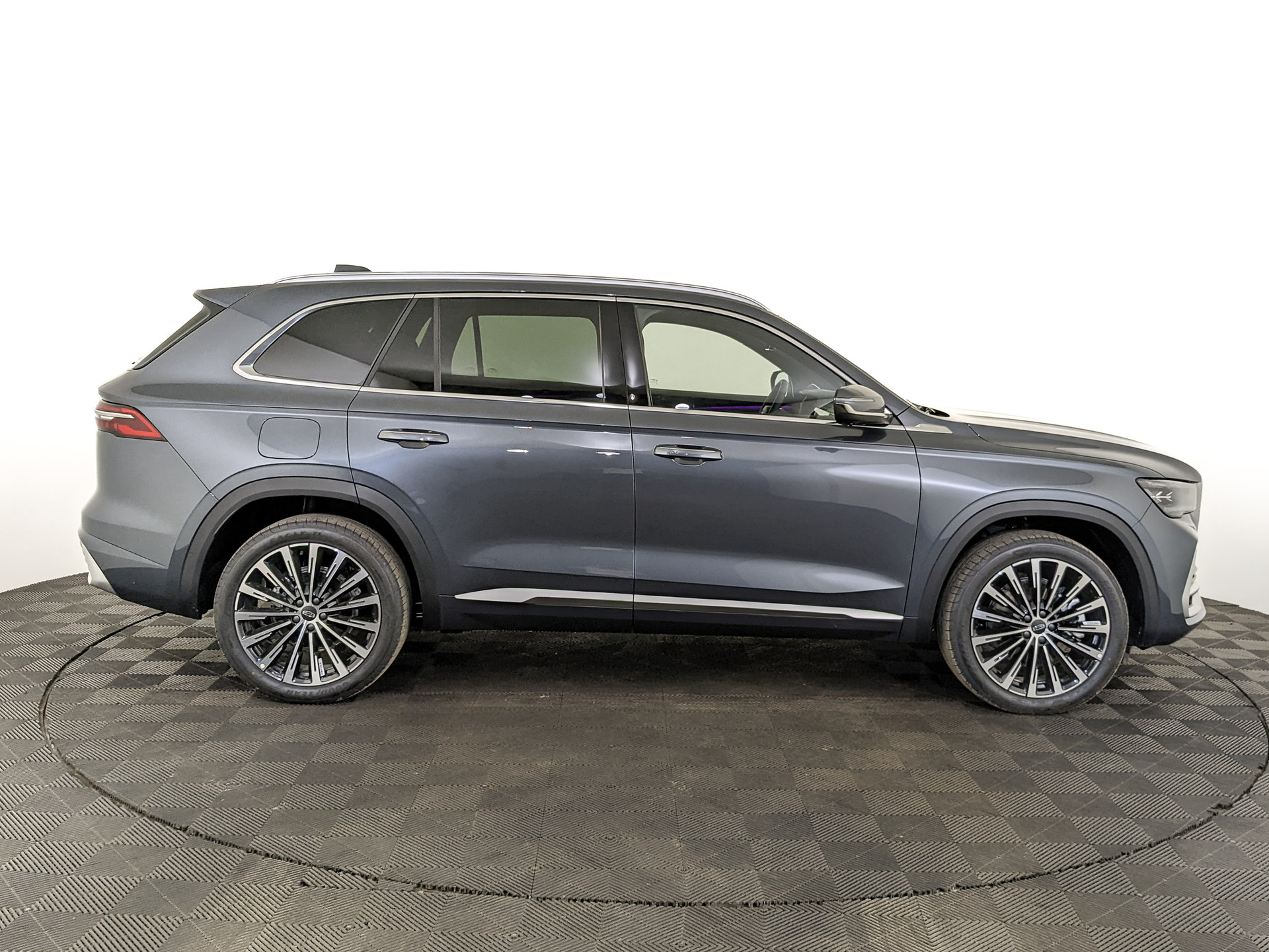 Фото Monjaro Flagship SE 2.0T/238 8AT 4WD
