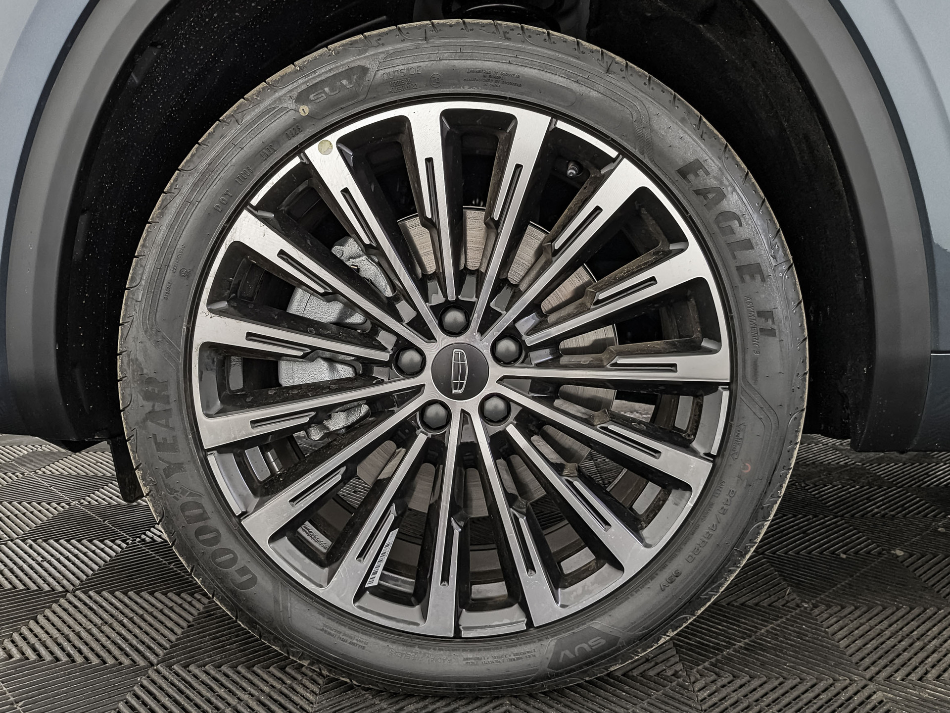 Фото Monjaro Flagship SE 2.0T/238 8AT 4WD