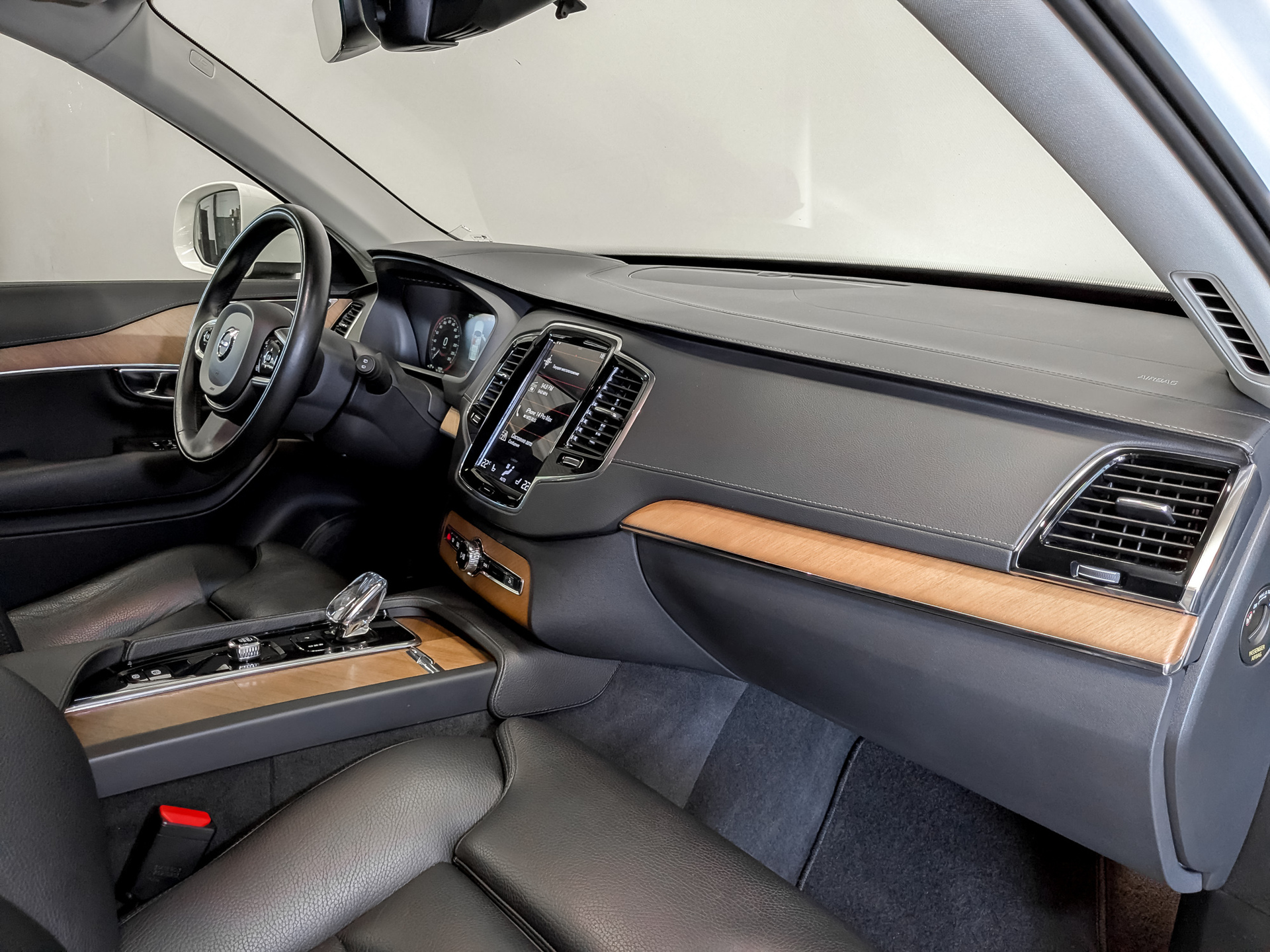 VOLVO XC90 2.00 (358 л.с), автомат, 2021, пробег 96 968 км