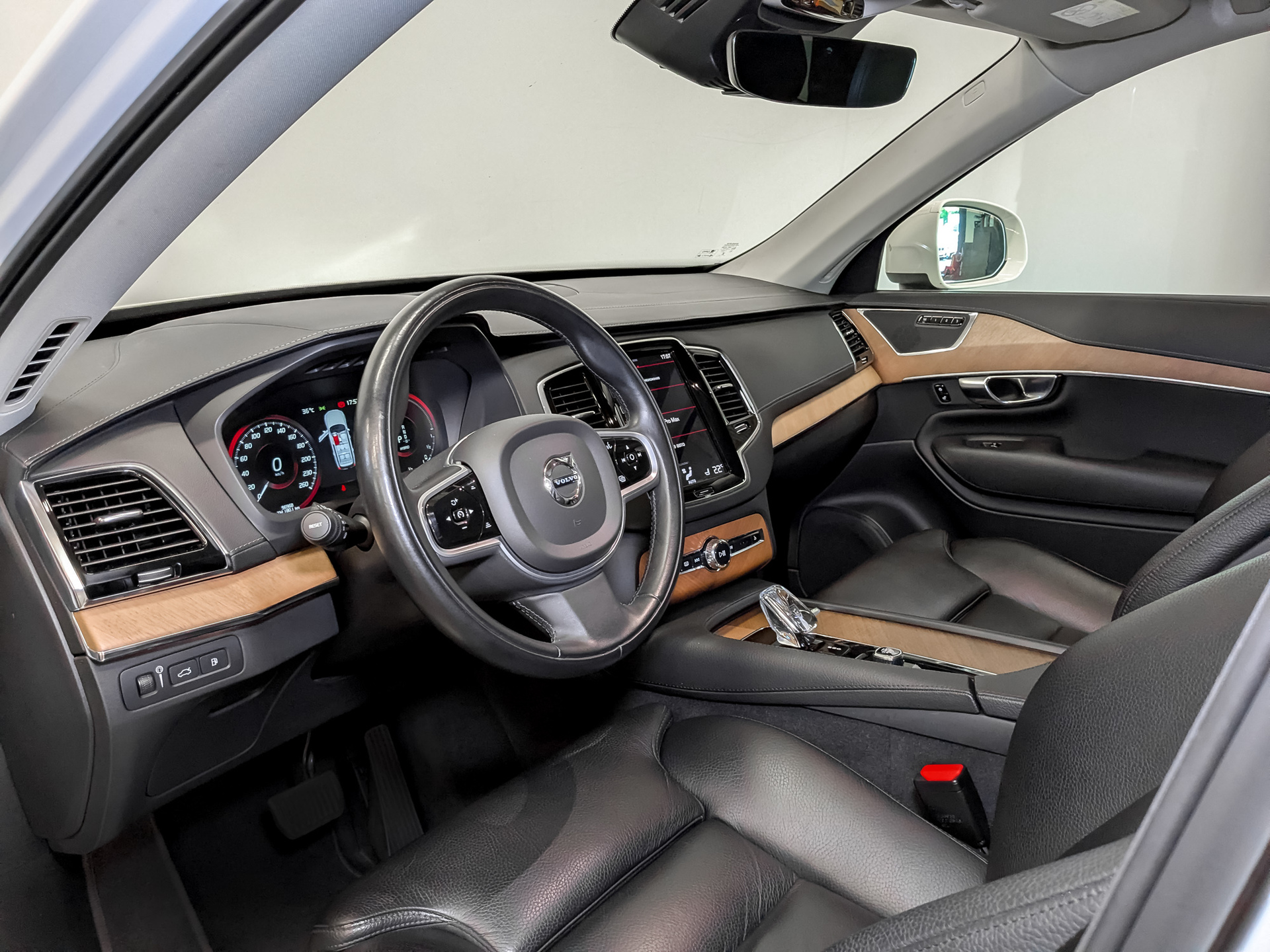 VOLVO XC90 2.00 (358 л.с), автомат, 2021, пробег 96 968 км