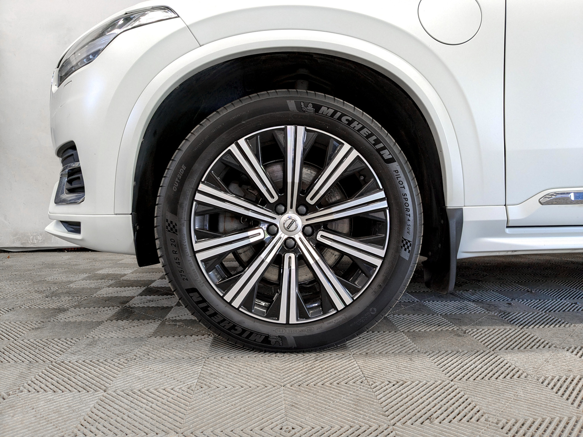 VOLVO XC90 2.00 (358 л.с), автомат, 2021, пробег 96 968 км