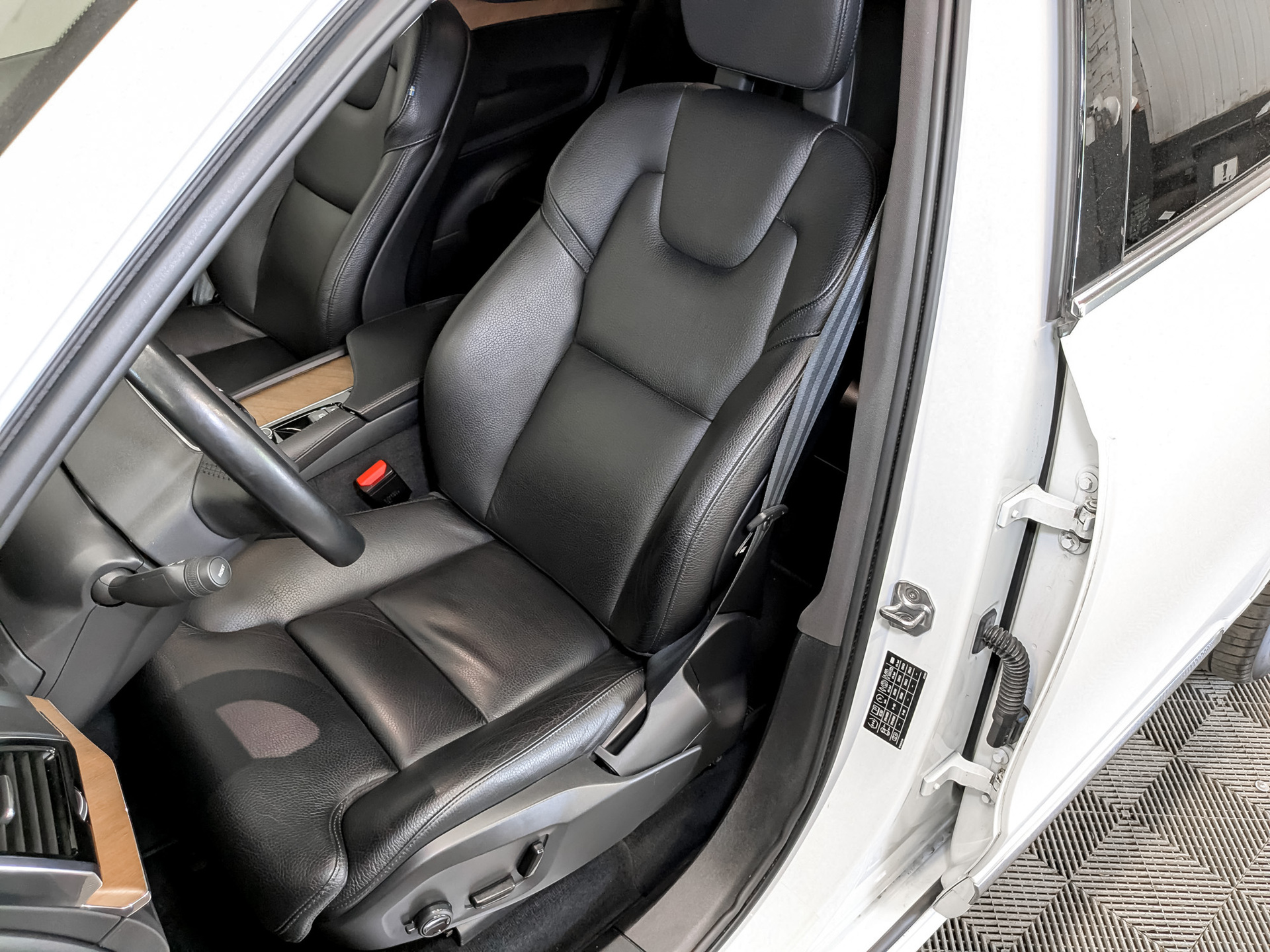 VOLVO XC90 2.00 (358 л.с), автомат, 2021, пробег 96 968 км