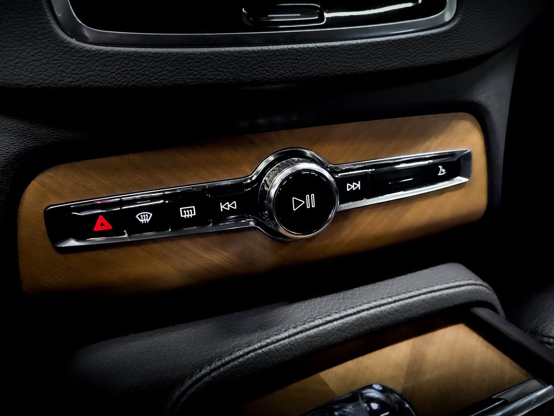 VOLVO XC90 2.00 (358 л.с), автомат, 2021, пробег 96 968 км