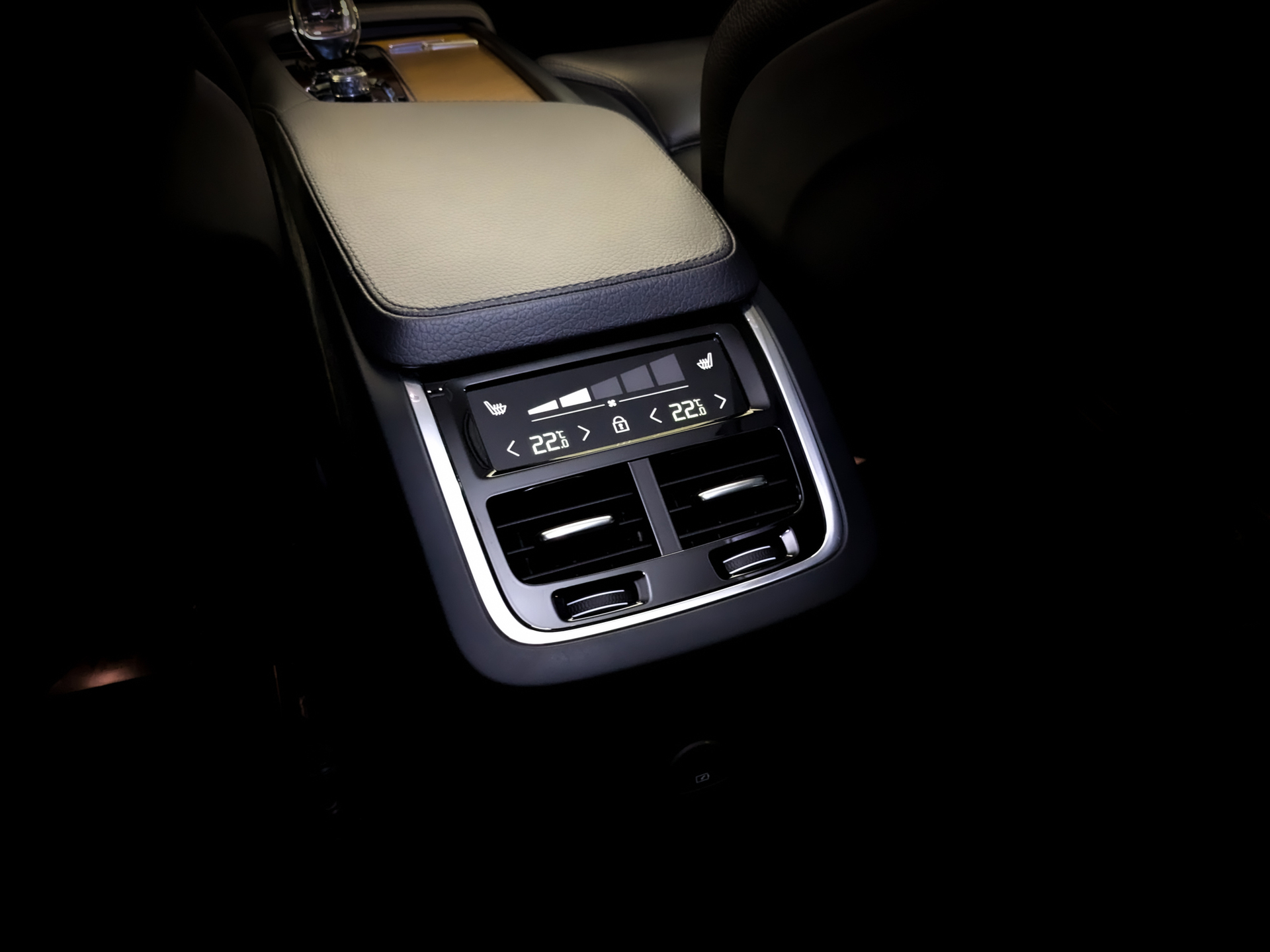 VOLVO XC90 2.00 (358 л.с), автомат, 2021, пробег 96 968 км