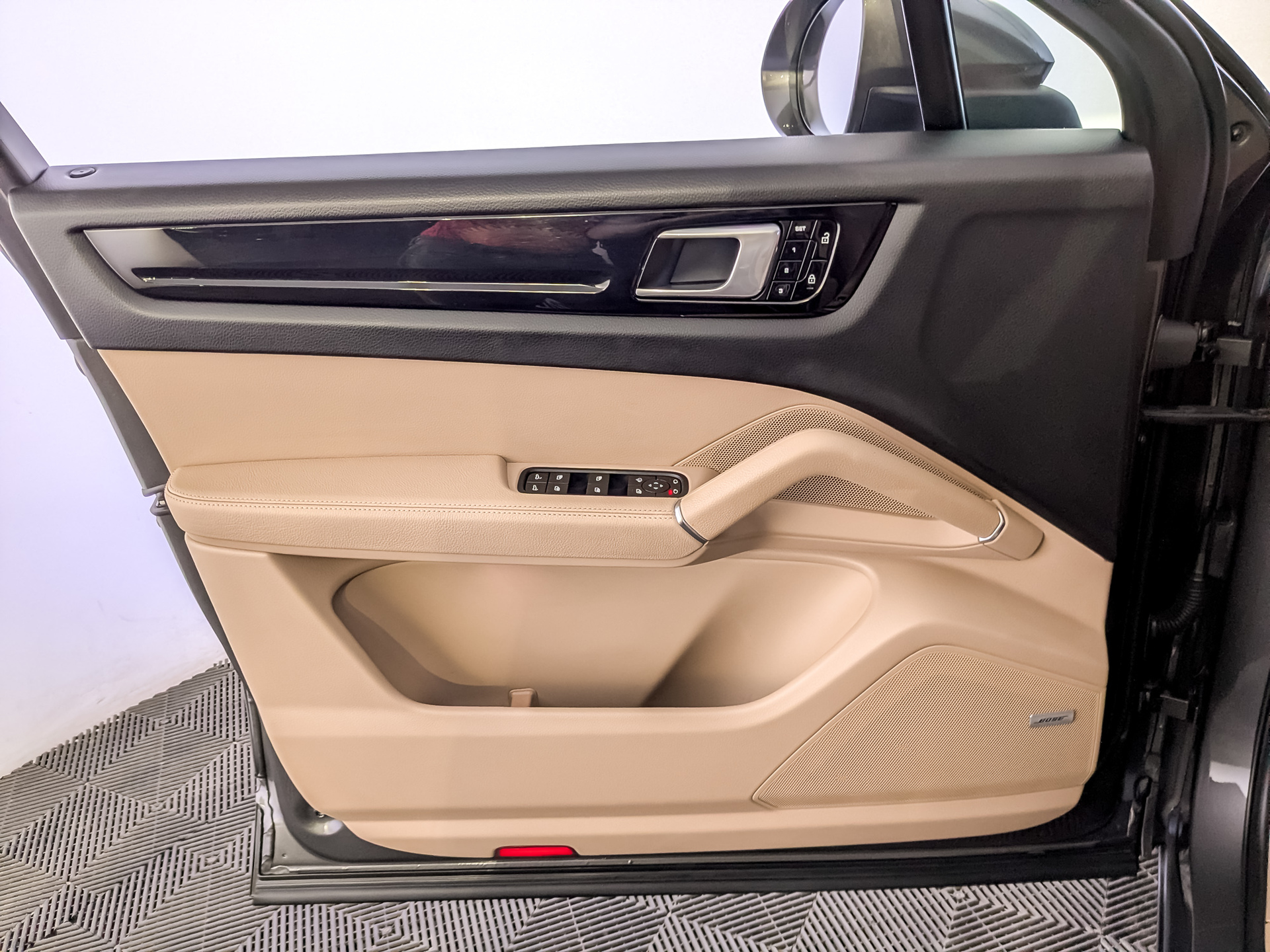PORSCHE Cayenne Coupe I 3.00 (340 л.с), автомат, 2021, пробег 82 464 км