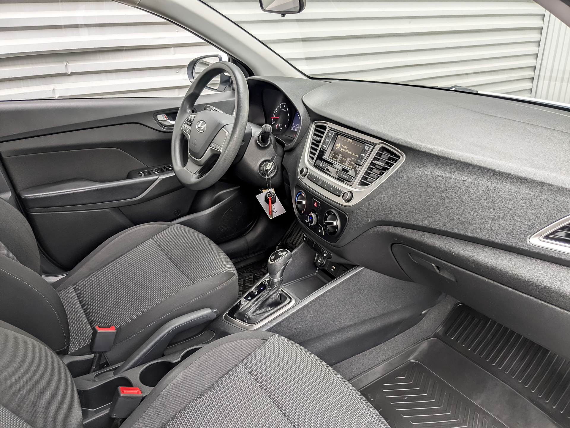 HYUNDAI Solaris 1.60 (123 л.с), автомат, 2022, пробег 106 067 км
