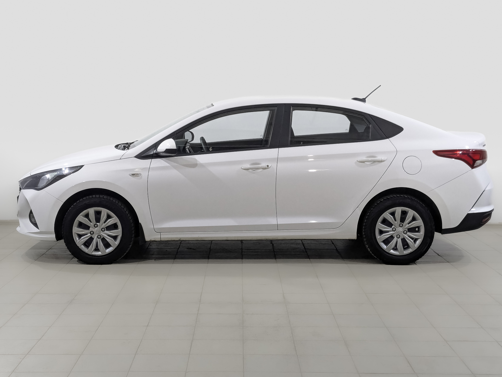 HYUNDAI Solaris 1.60 (123 л.с), автомат, 2022, пробег 61 112 км