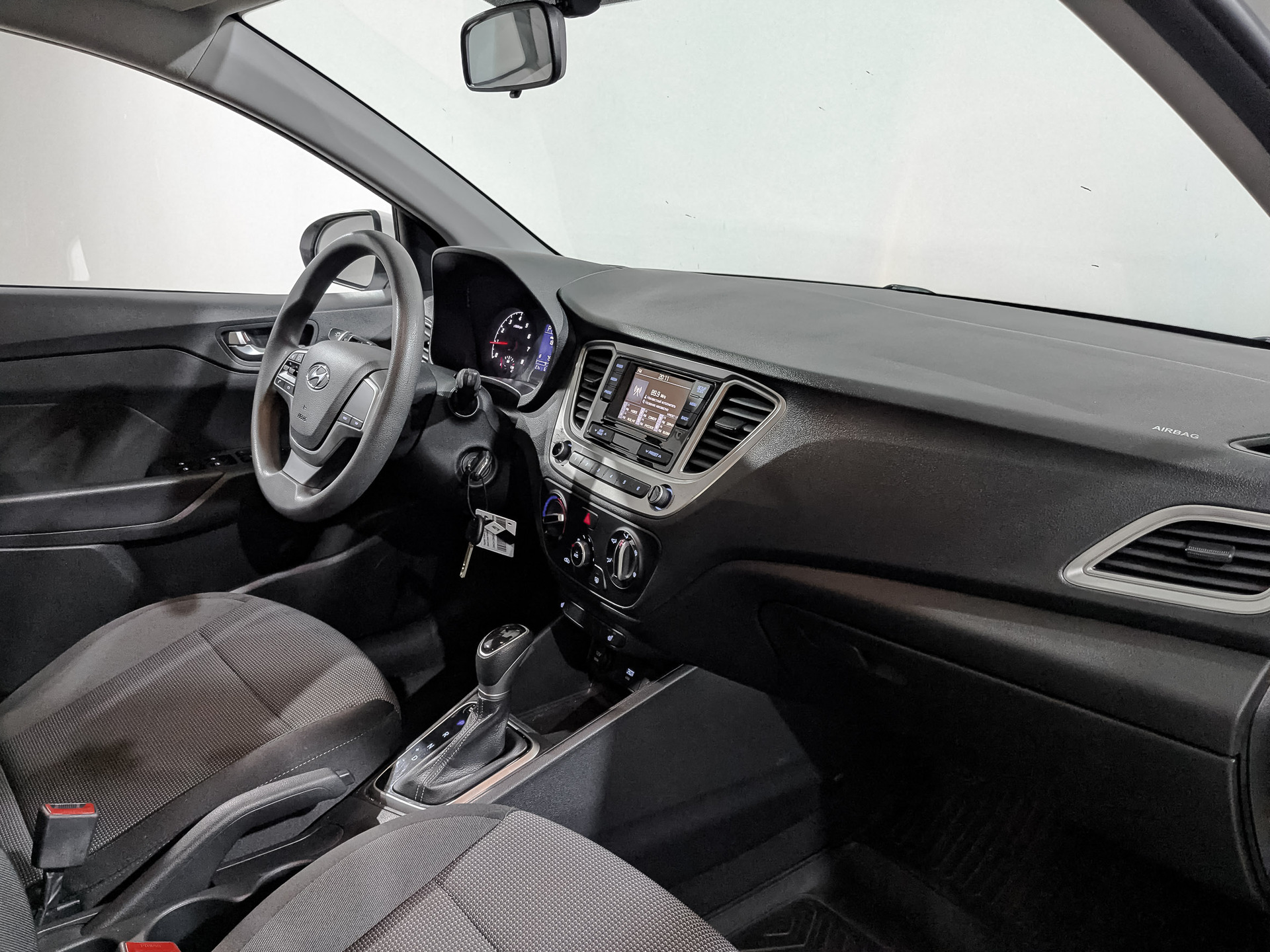 HYUNDAI Solaris 1.60 (123 л.с), автомат, 2022, пробег 61 112 км