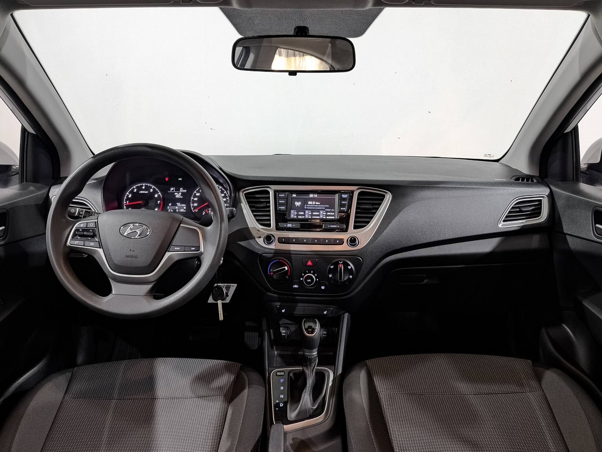 HYUNDAI Solaris 1.60 (123 л.с), автомат, 2022, пробег 61 112 км