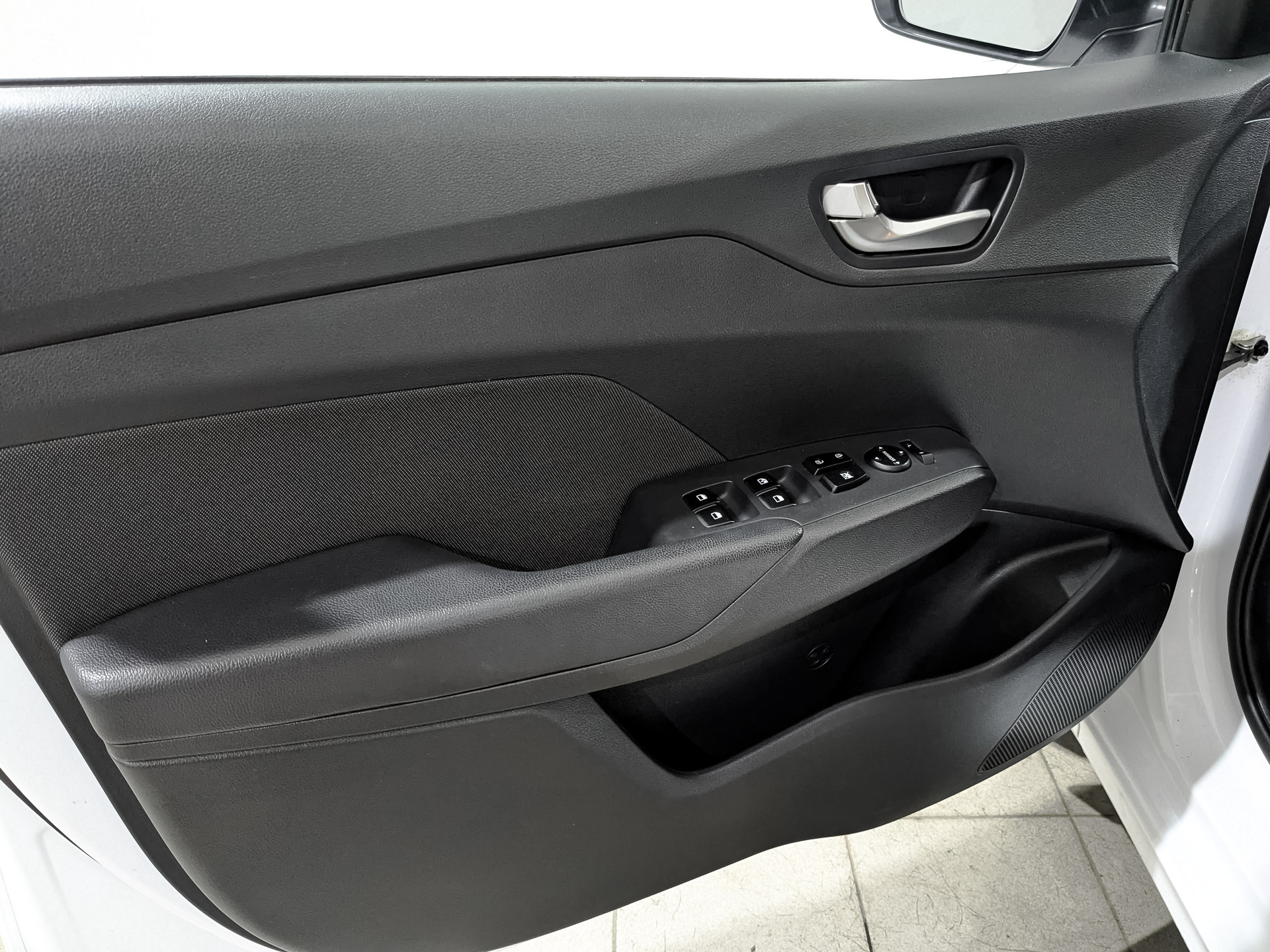 HYUNDAI Solaris 1.60 (123 л.с), автомат, 2022, пробег 61 112 км