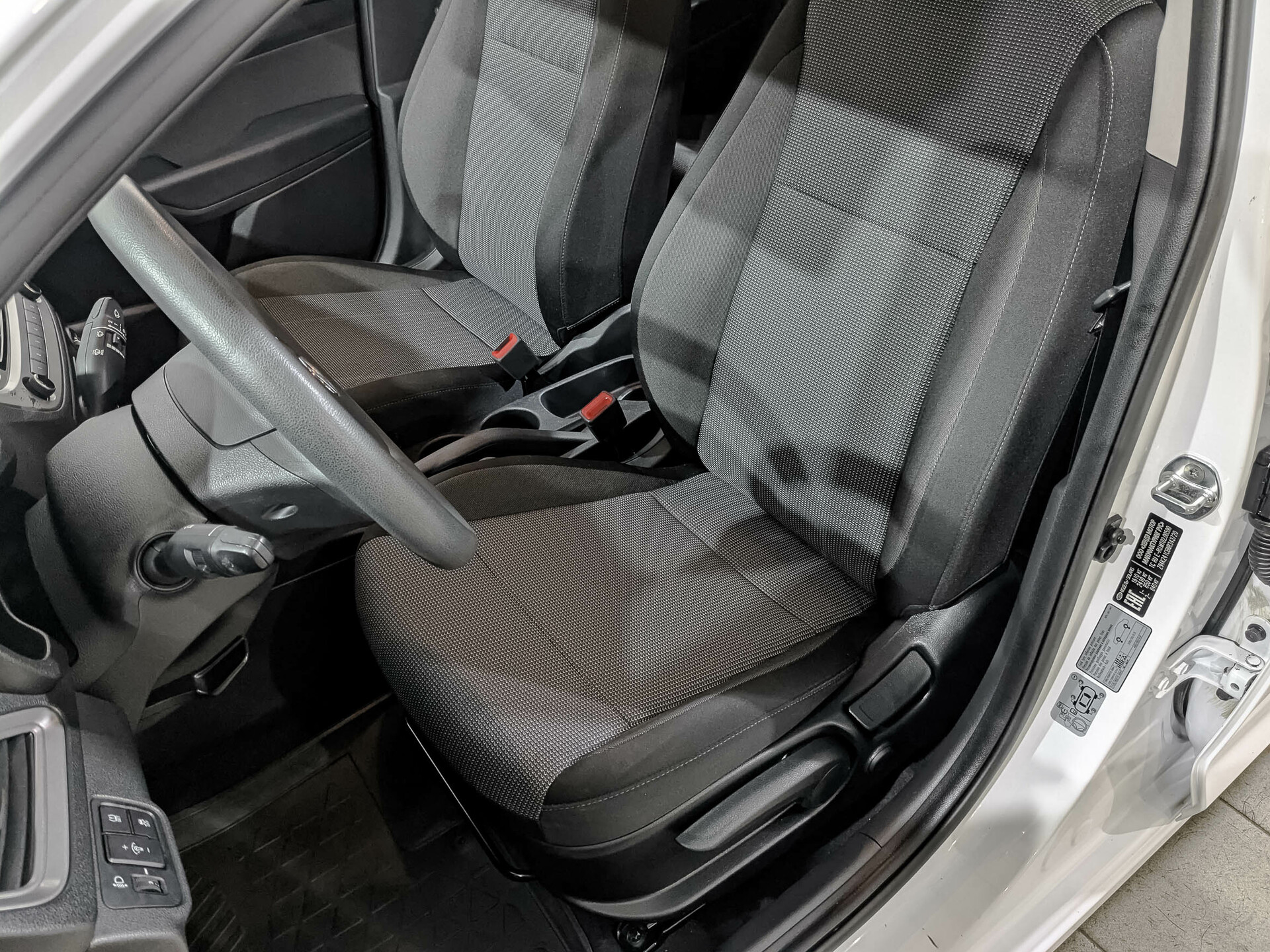HYUNDAI Solaris 1.60 (123 л.с), автомат, 2022, пробег 61 112 км