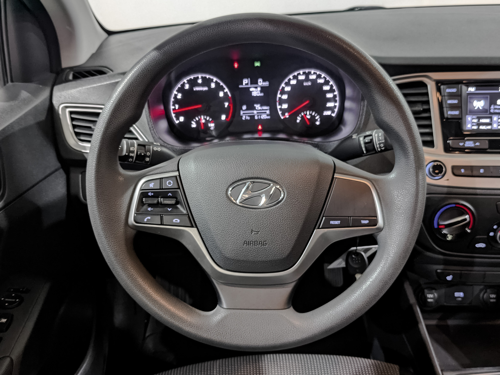 HYUNDAI Solaris 1.60 (123 л.с), автомат, 2022, пробег 61 112 км