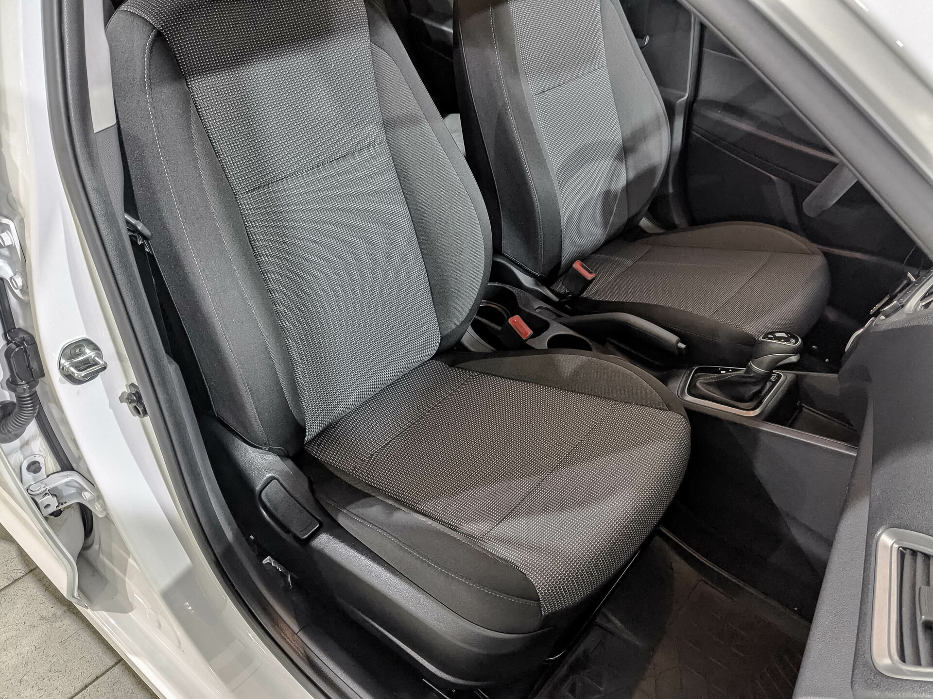 HYUNDAI Solaris 1.60 (123 л.с), автомат, 2022, пробег 61 112 км