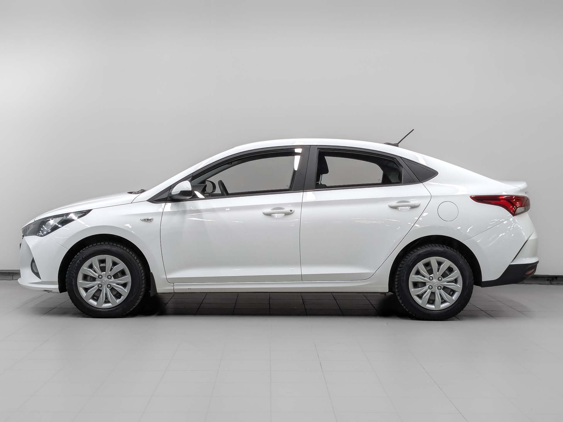 HYUNDAI Solaris 1.60 (123 л.с), автомат, 2022, пробег 94 855 км