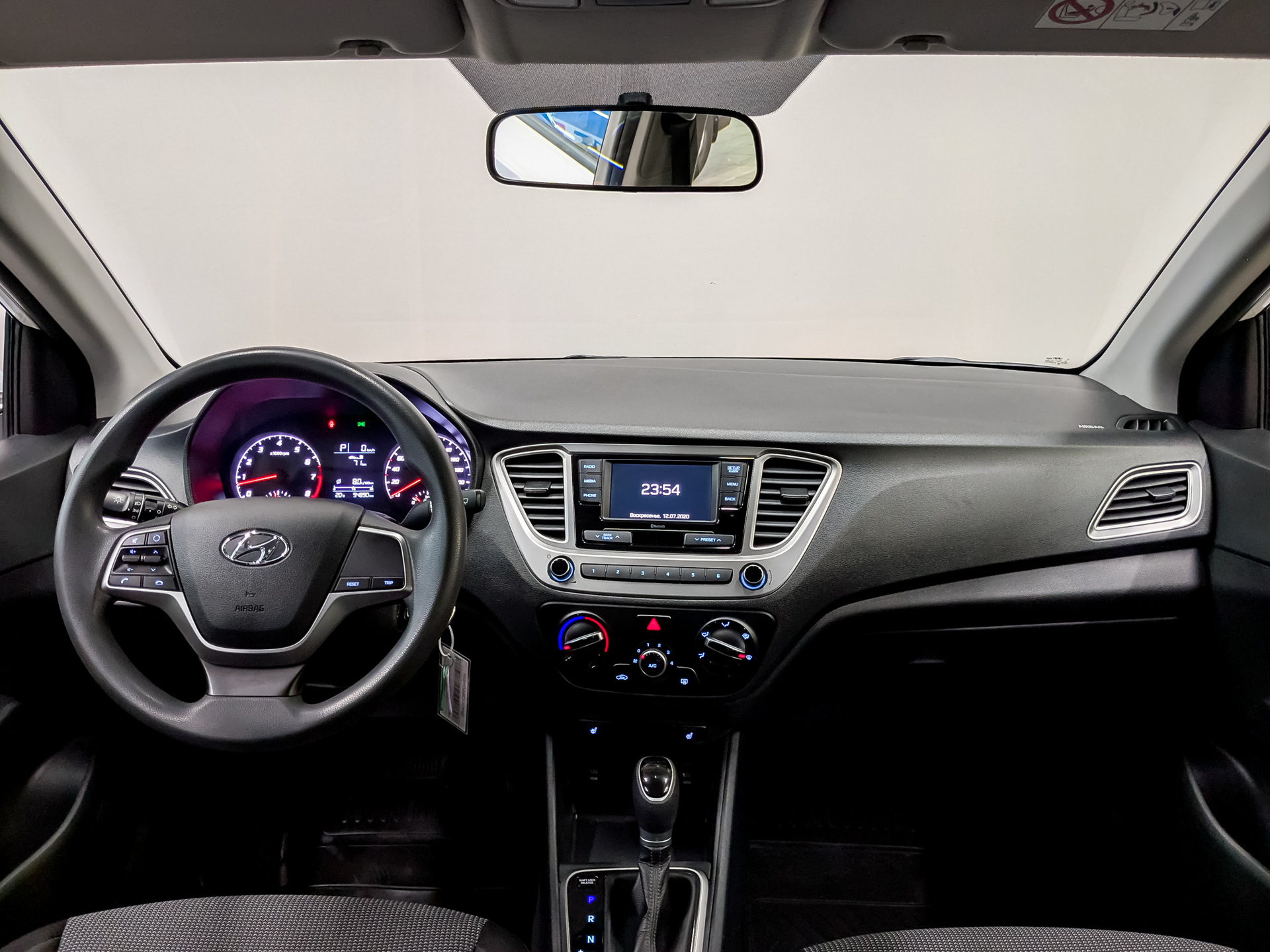 HYUNDAI Solaris 1.60 (123 л.с), автомат, 2022, пробег 94 855 км