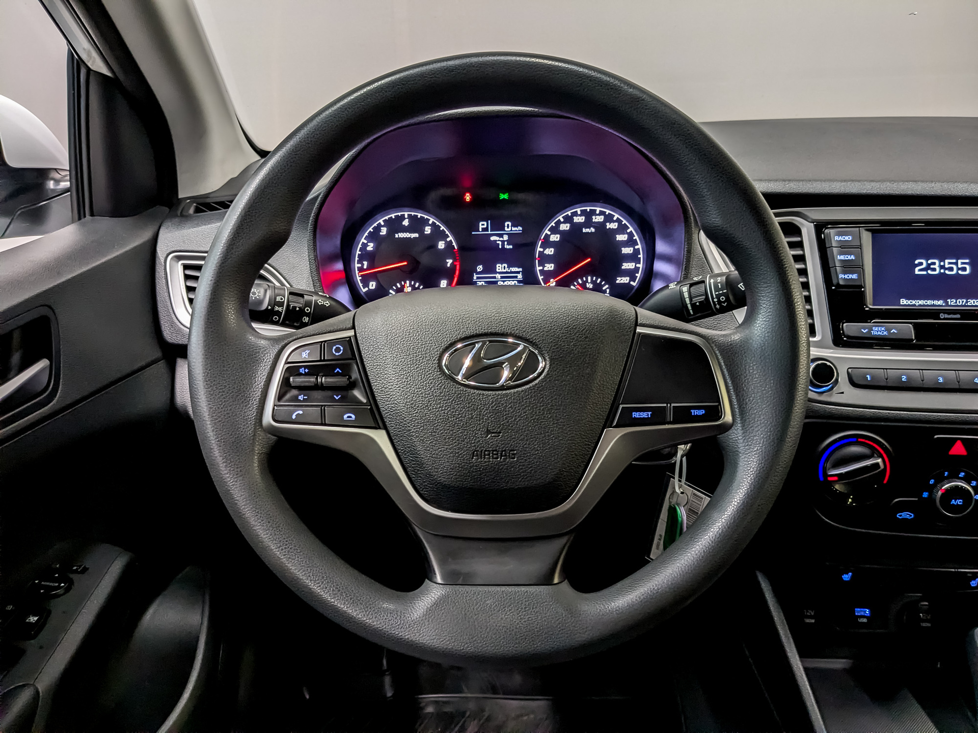 HYUNDAI Solaris 1.60 (123 л.с), автомат, 2022, пробег 94 855 км