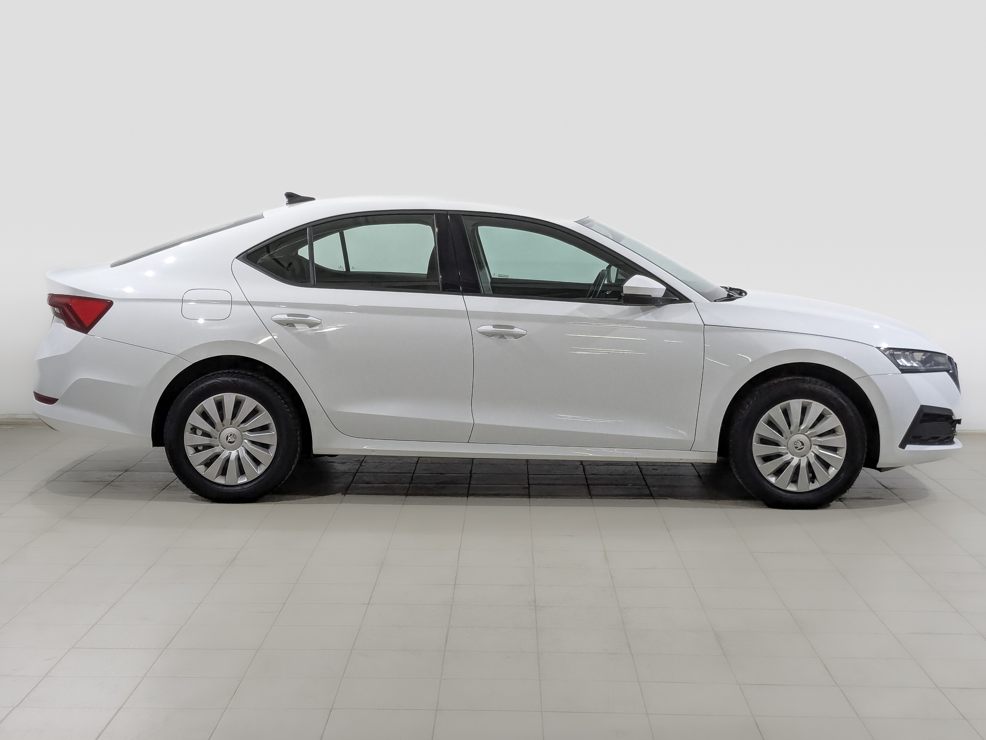 SKODA Octavia 1.60 (110 л.с), автомат, 2021, пробег 76 127 км