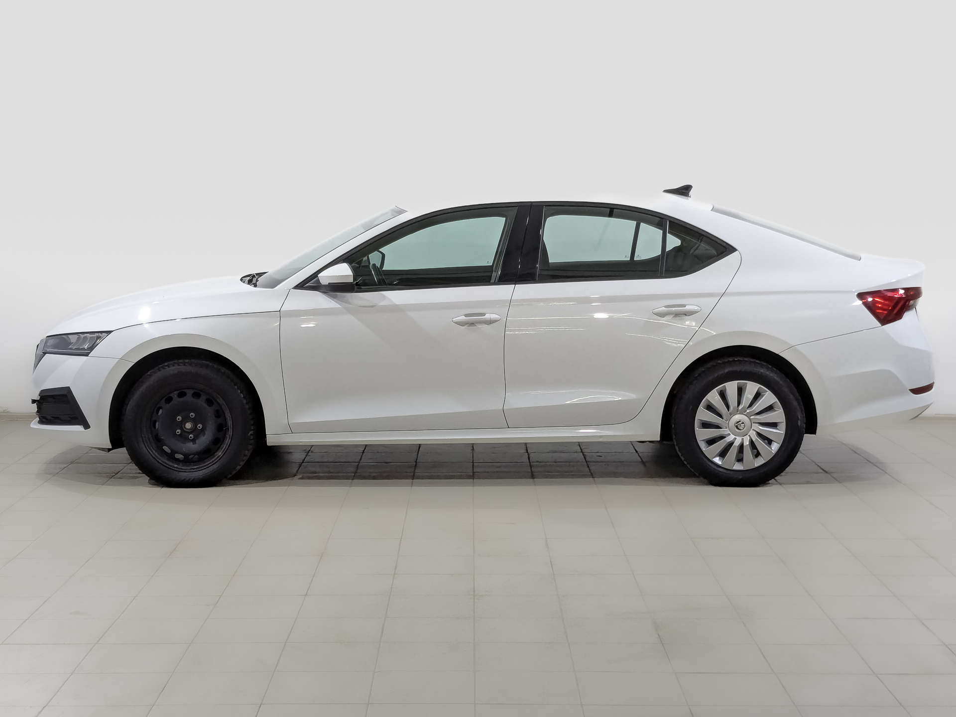 SKODA Octavia 1.60 (110 л.с), автомат, 2021, пробег 76 127 км