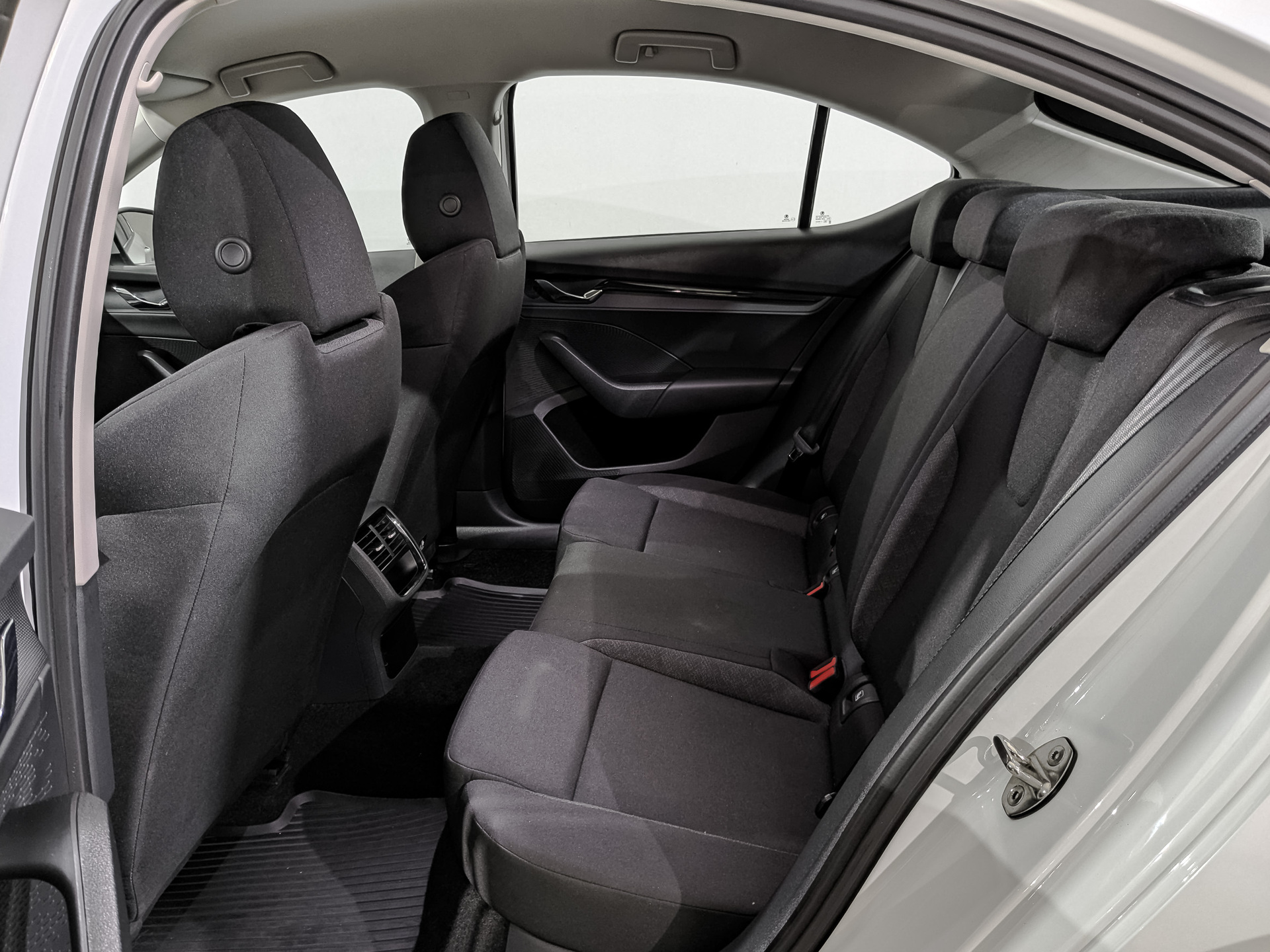 SKODA Octavia 1.60 (110 л.с), автомат, 2021, пробег 76 127 км