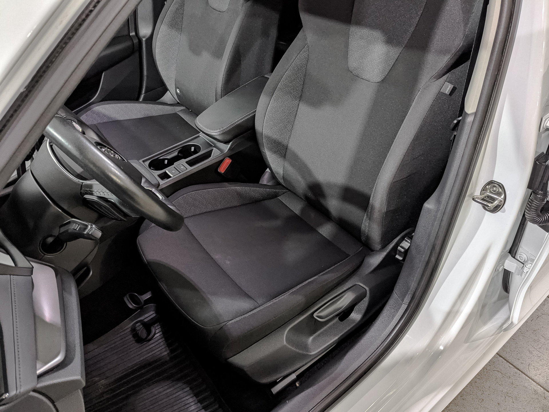 SKODA Octavia 1.60 (110 л.с), автомат, 2021, пробег 76 127 км