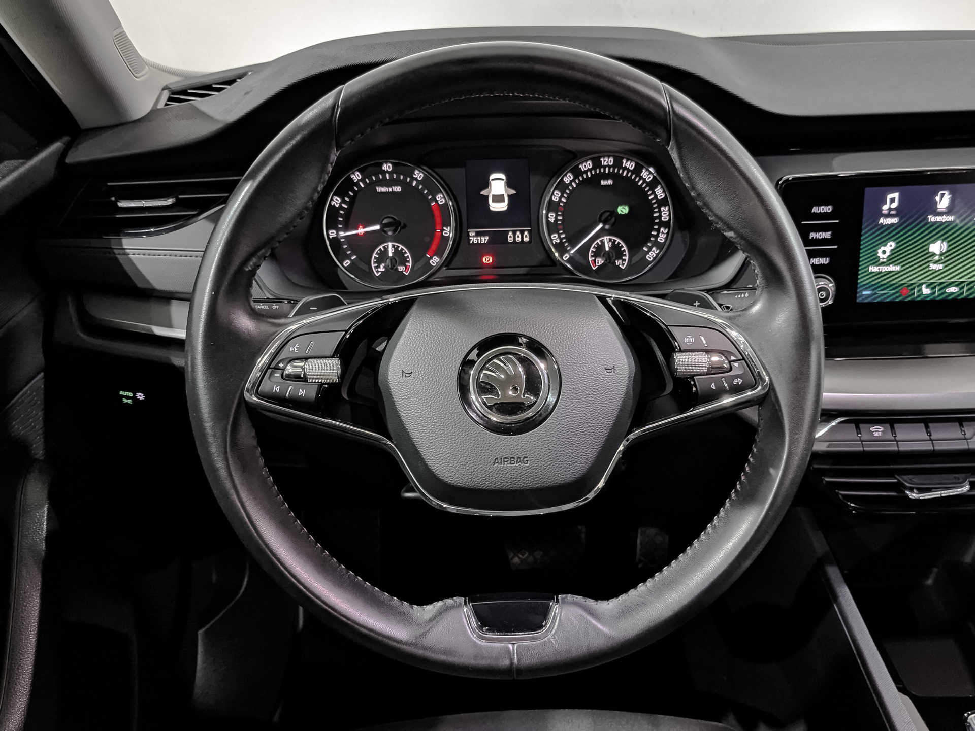 SKODA Octavia 1.60 (110 л.с), автомат, 2021, пробег 76 127 км