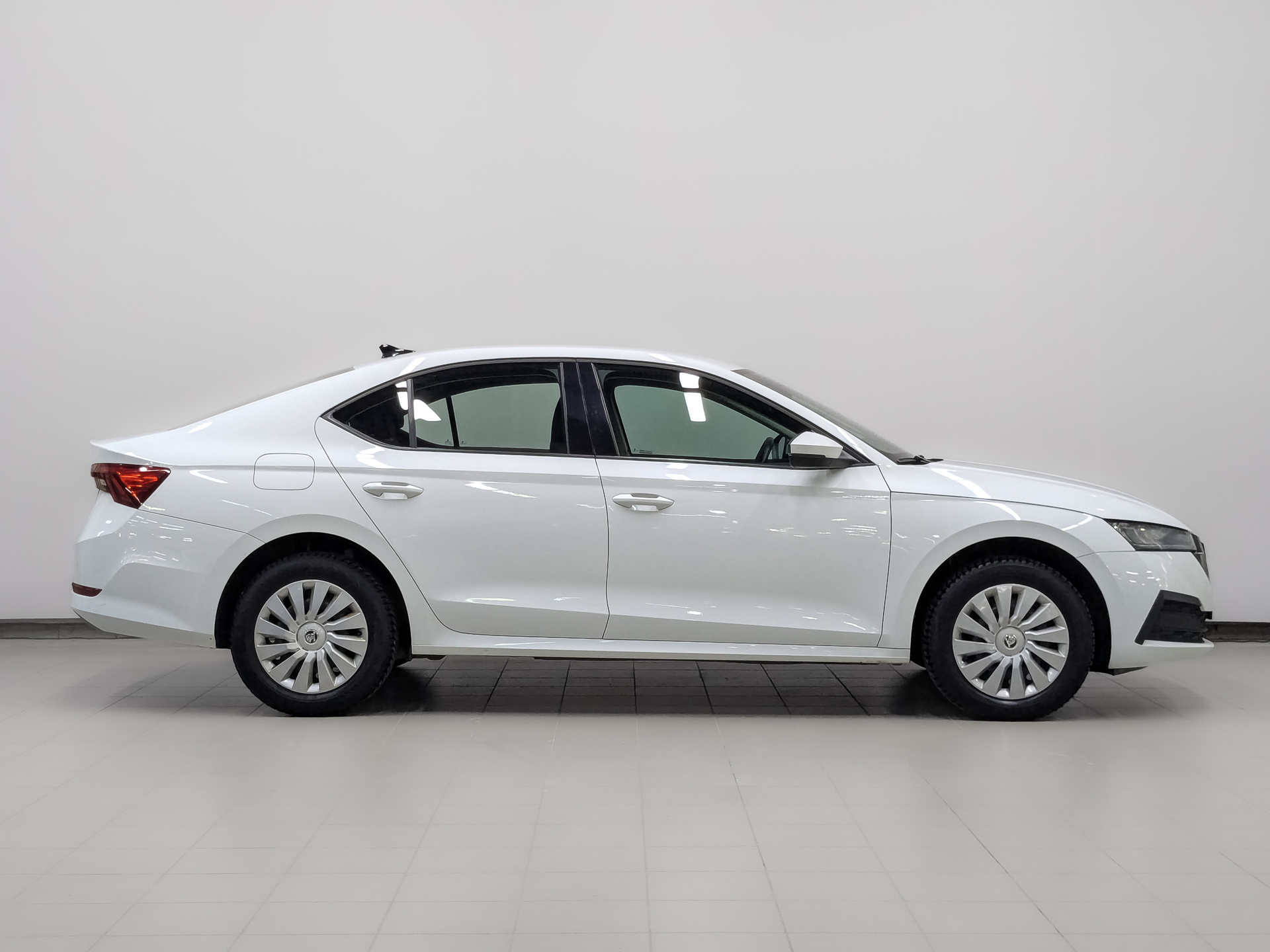 SKODA Octavia 1.60 (110 л.с), автомат, 2021, пробег 94 965 км