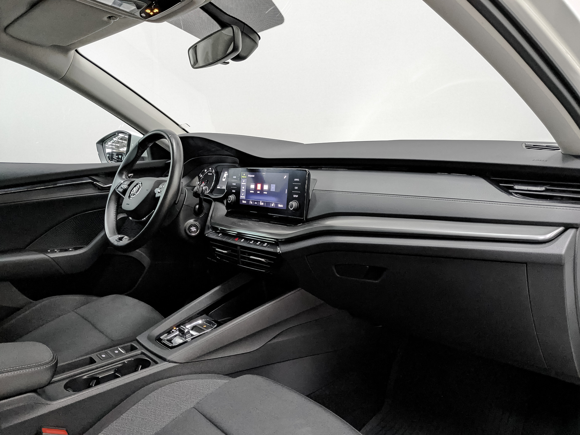 SKODA Octavia 1.60 (110 л.с), автомат, 2021, пробег 94 965 км