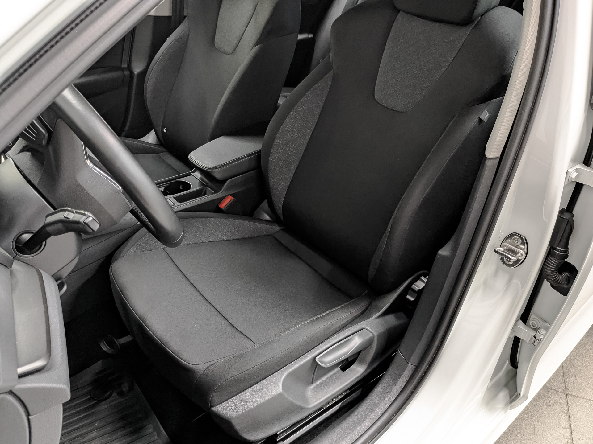 SKODA Octavia 1.60 (110 л.с), автомат, 2021, пробег 94 965 км