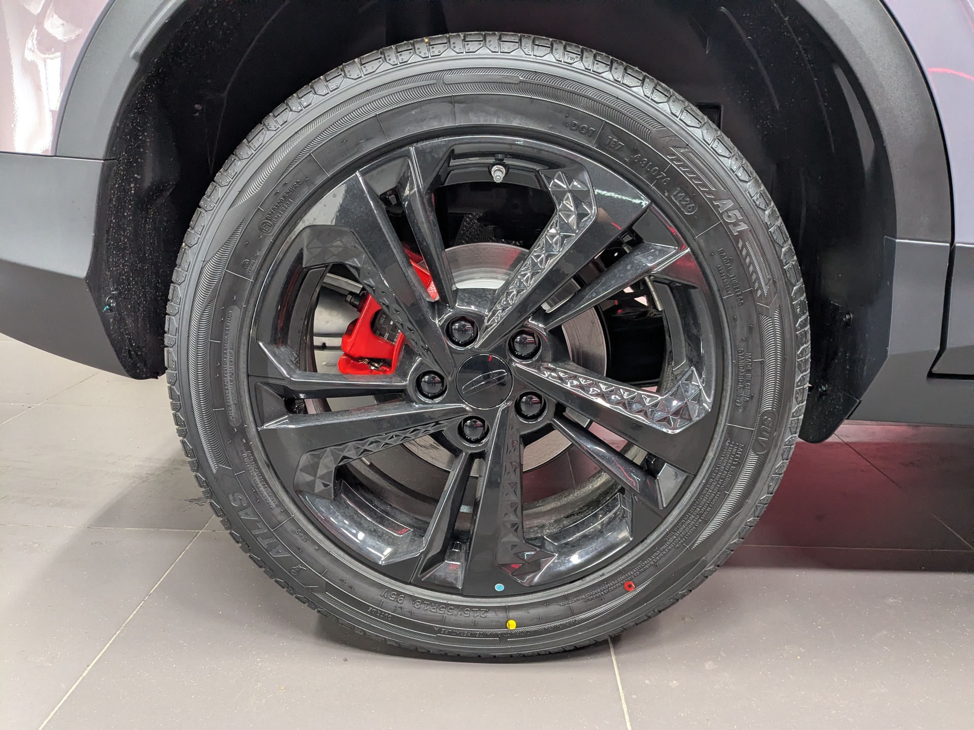 Фото Geely Coolray Exclusive 1.5T/147 7RT