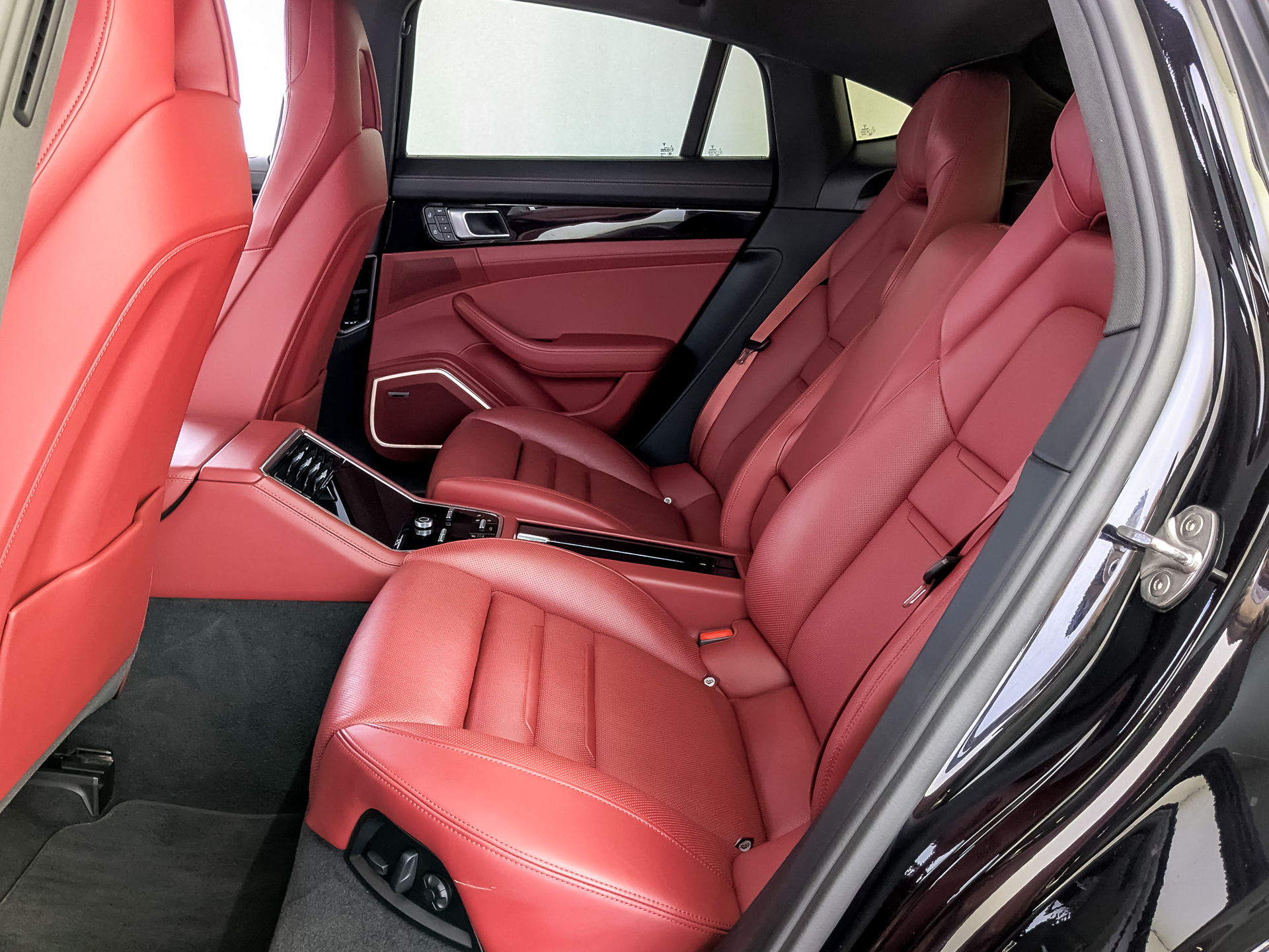 PORSCHE Panamera 2.90 (330 л.с), автомат, 2022, пробег 63 400 км