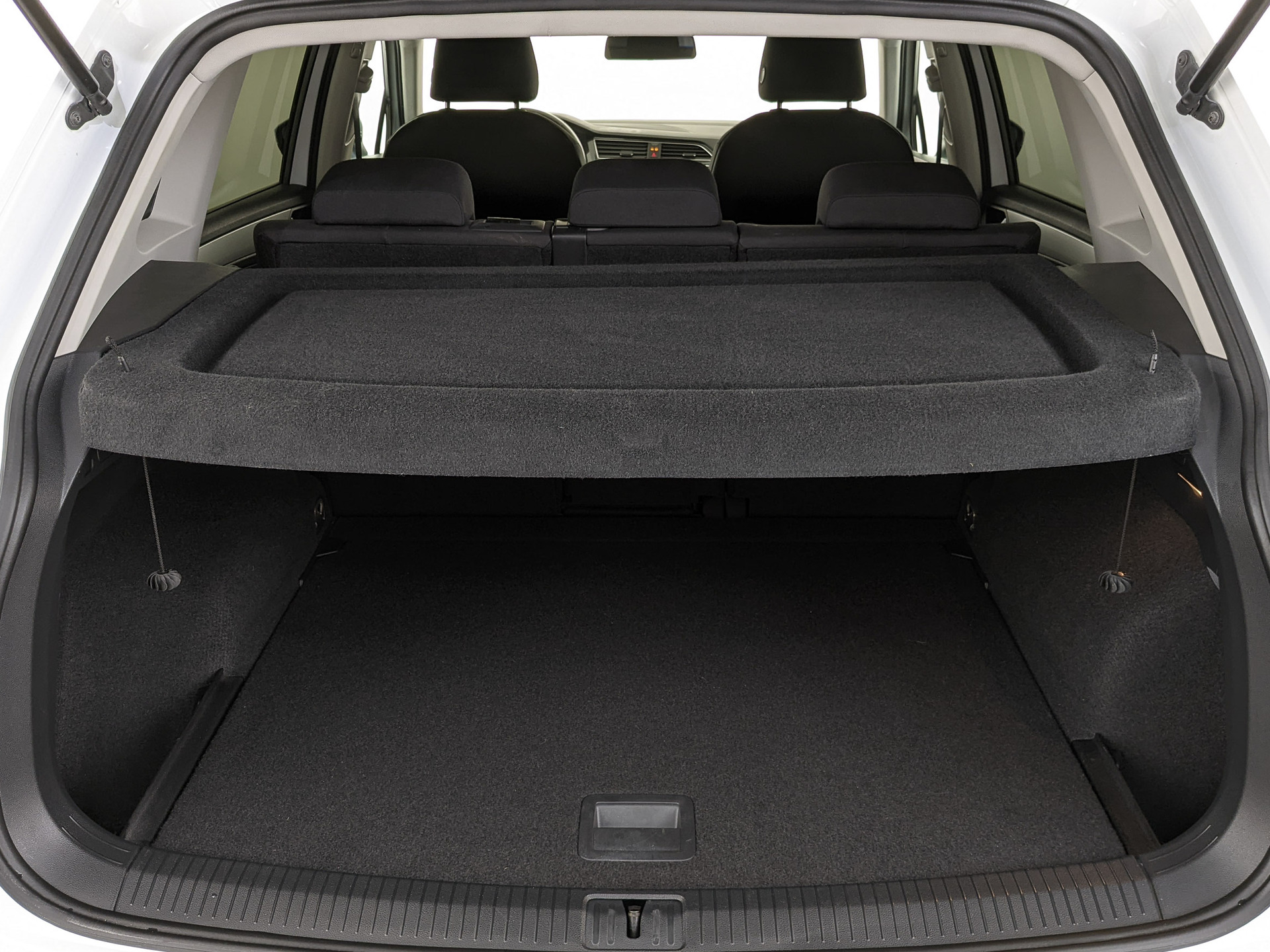 VOLKSWAGEN Tiguan 1.40 (150 л.с), автомат, 2019, пробег 139 600 км