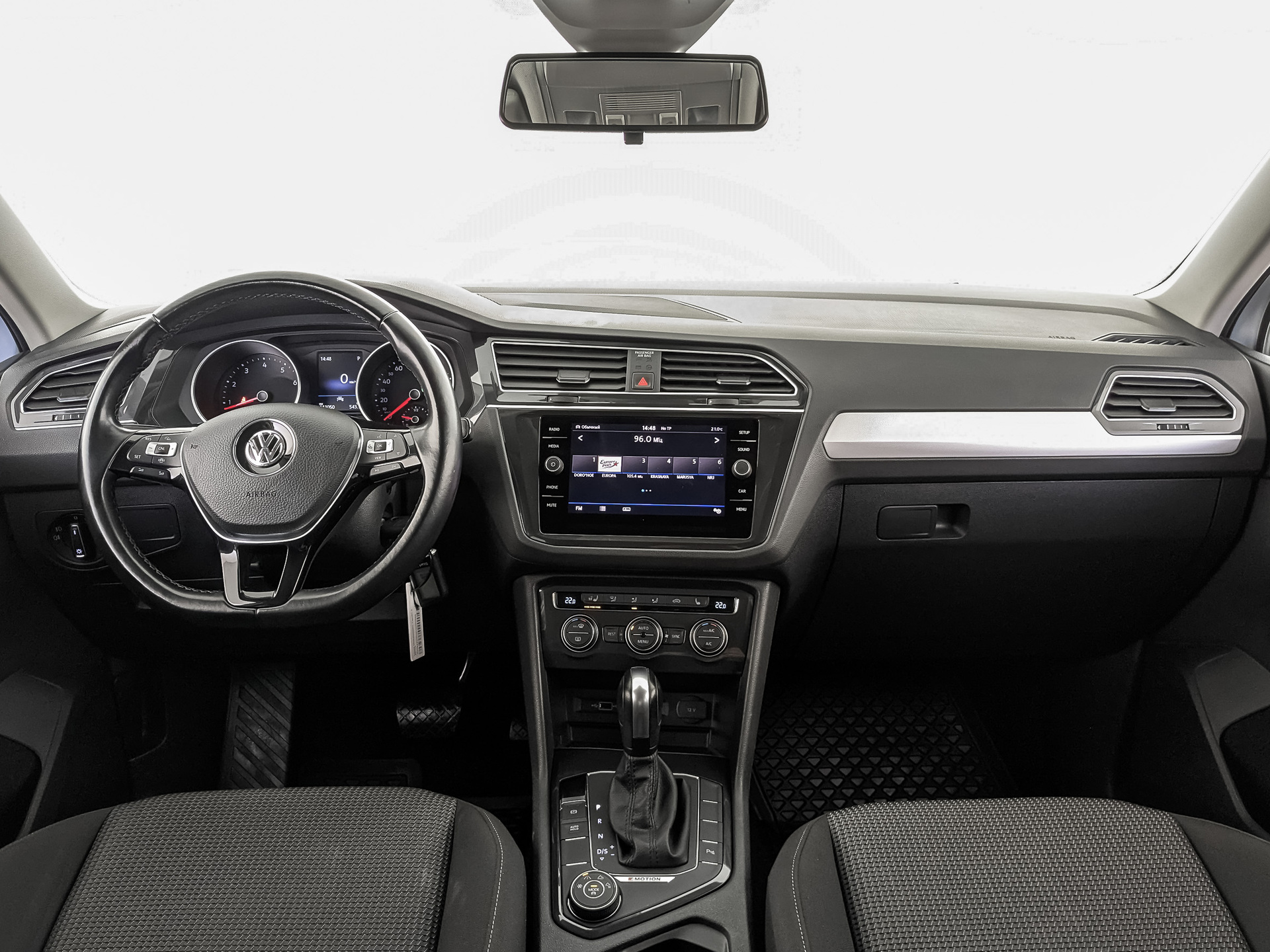 VOLKSWAGEN Tiguan 1.40 (150 л.с), автомат, 2019, пробег 139 600 км