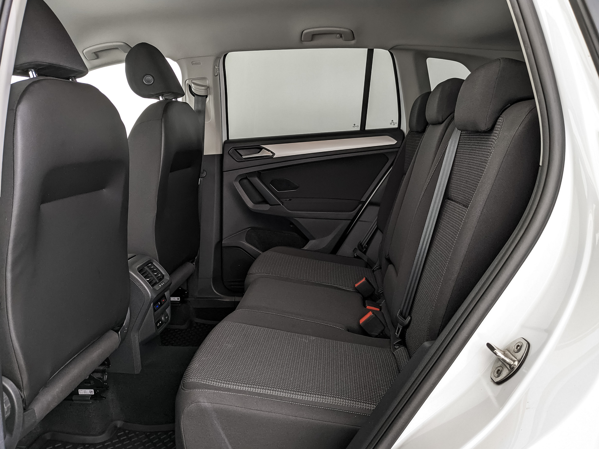 VOLKSWAGEN Tiguan 1.40 (150 л.с), автомат, 2019, пробег 139 600 км