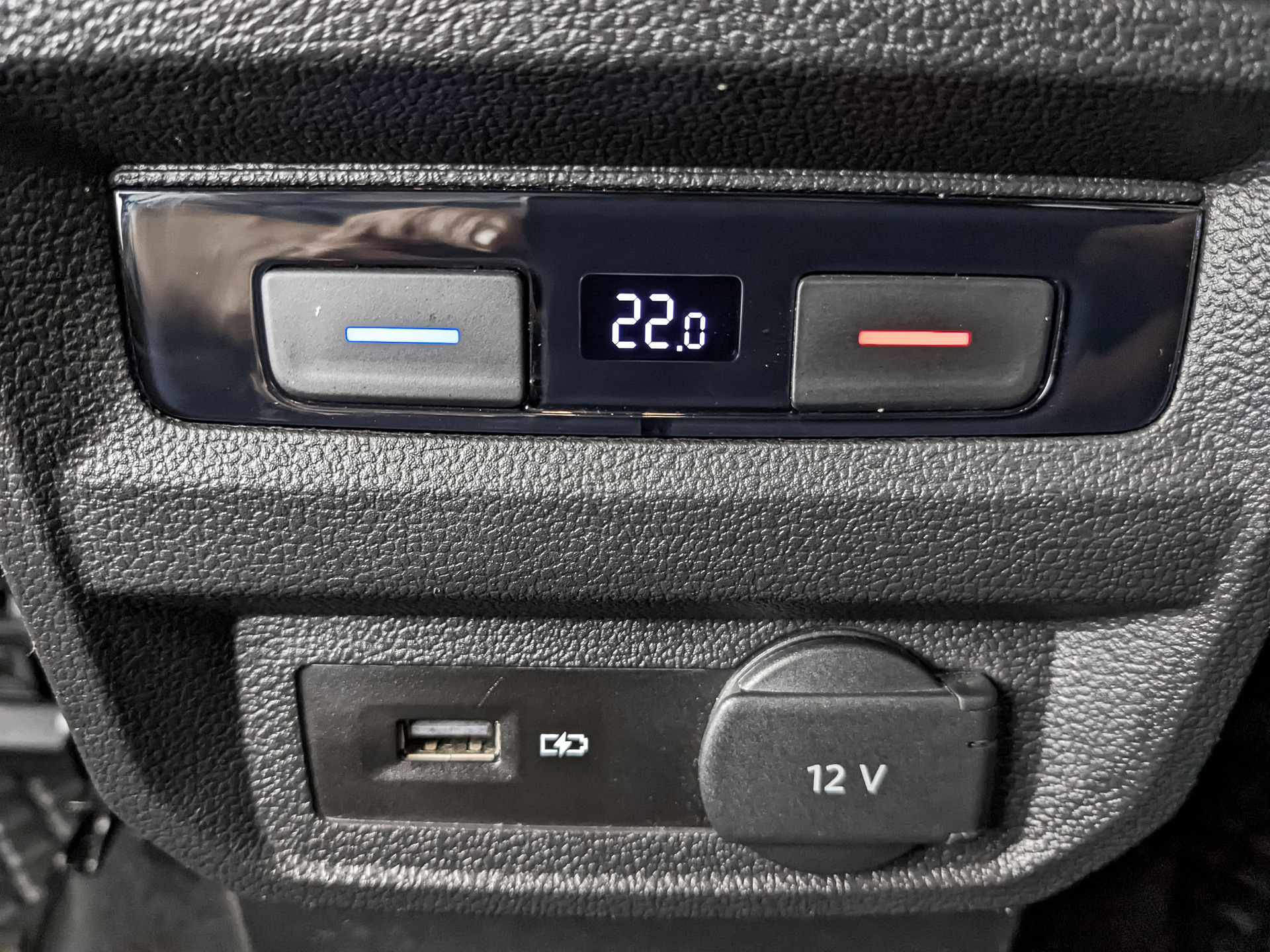 VOLKSWAGEN Tiguan 1.40 (150 л.с), автомат, 2019, пробег 139 600 км