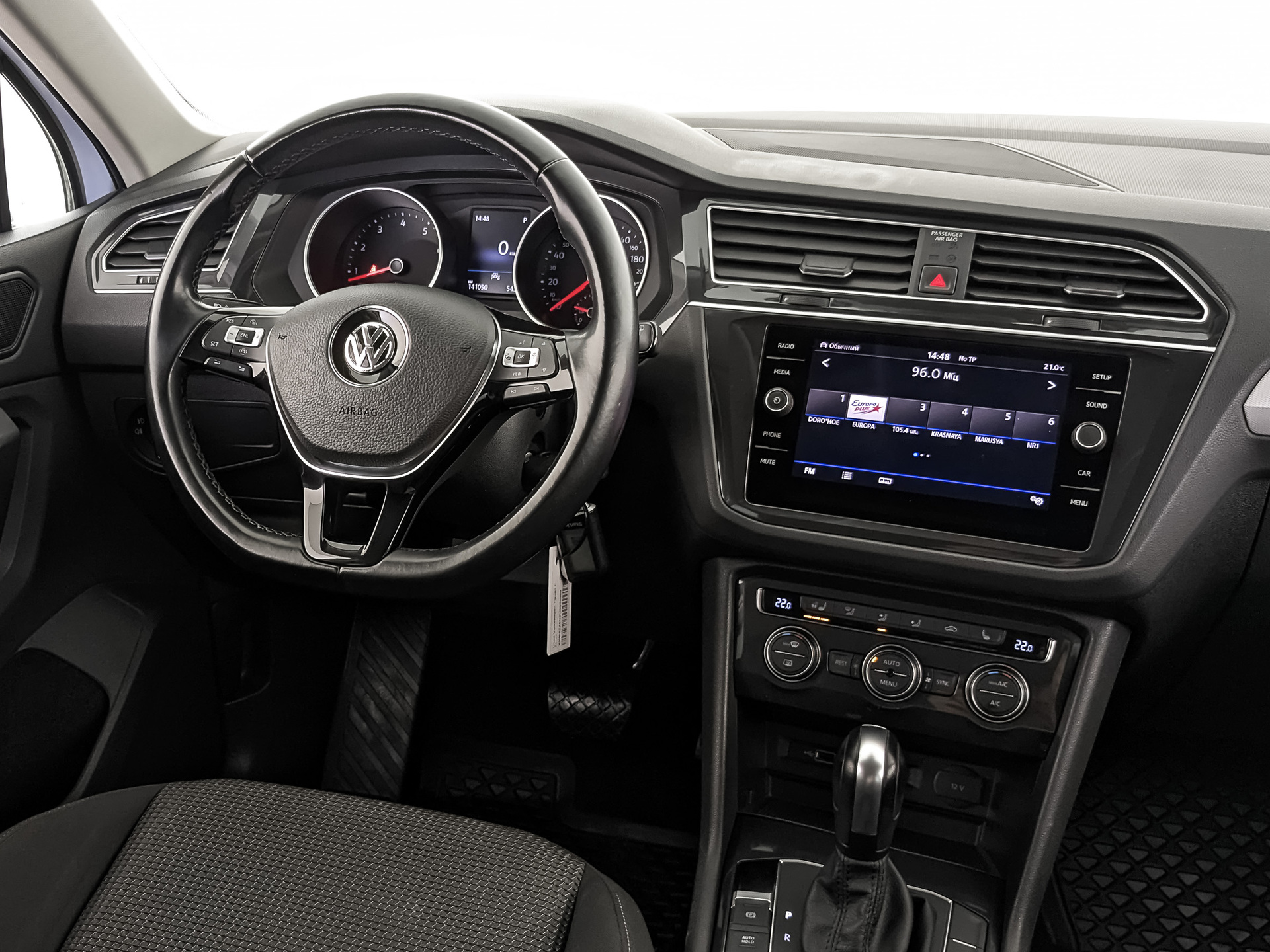 VOLKSWAGEN Tiguan 1.40 (150 л.с), автомат, 2019, пробег 139 600 км